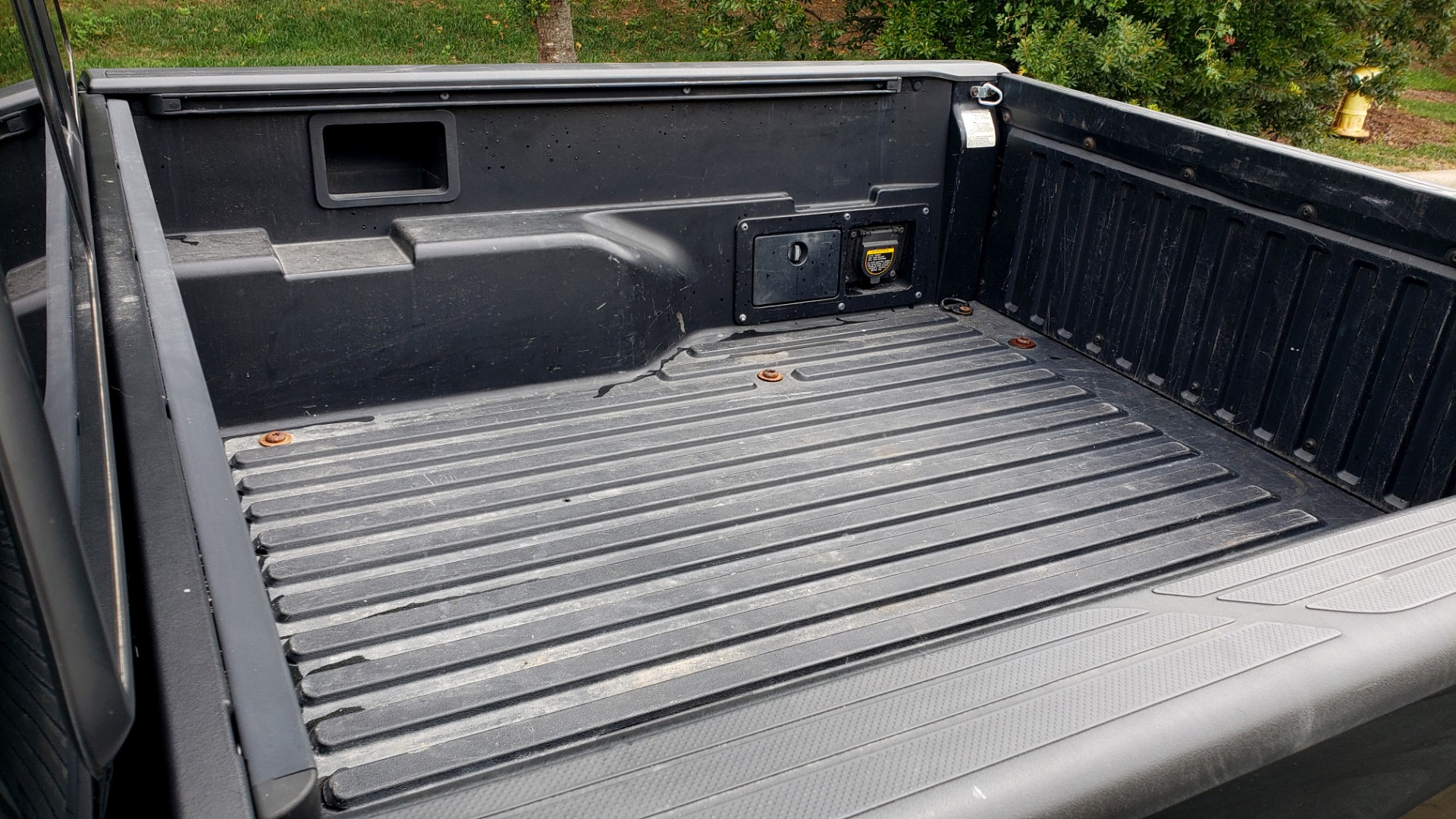 Used 2011 Toyota TACOMA 4WD / 4.0L V6 / 5-SPD AUTO / TRD OFF-ROAD PKG / BED LINER for sale Sold at Formula Imports in Charlotte NC 28227 26