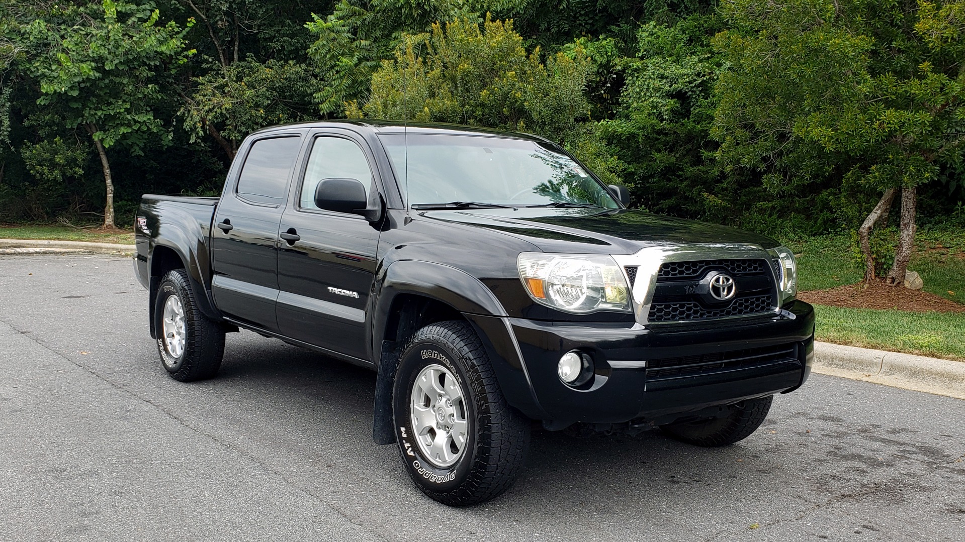 Used 2011 Toyota TACOMA 4WD / 4.0L V6 / 5-SPD AUTO / TRD OFF-ROAD PKG / BED LINER for sale Sold at Formula Imports in Charlotte NC 28227 4