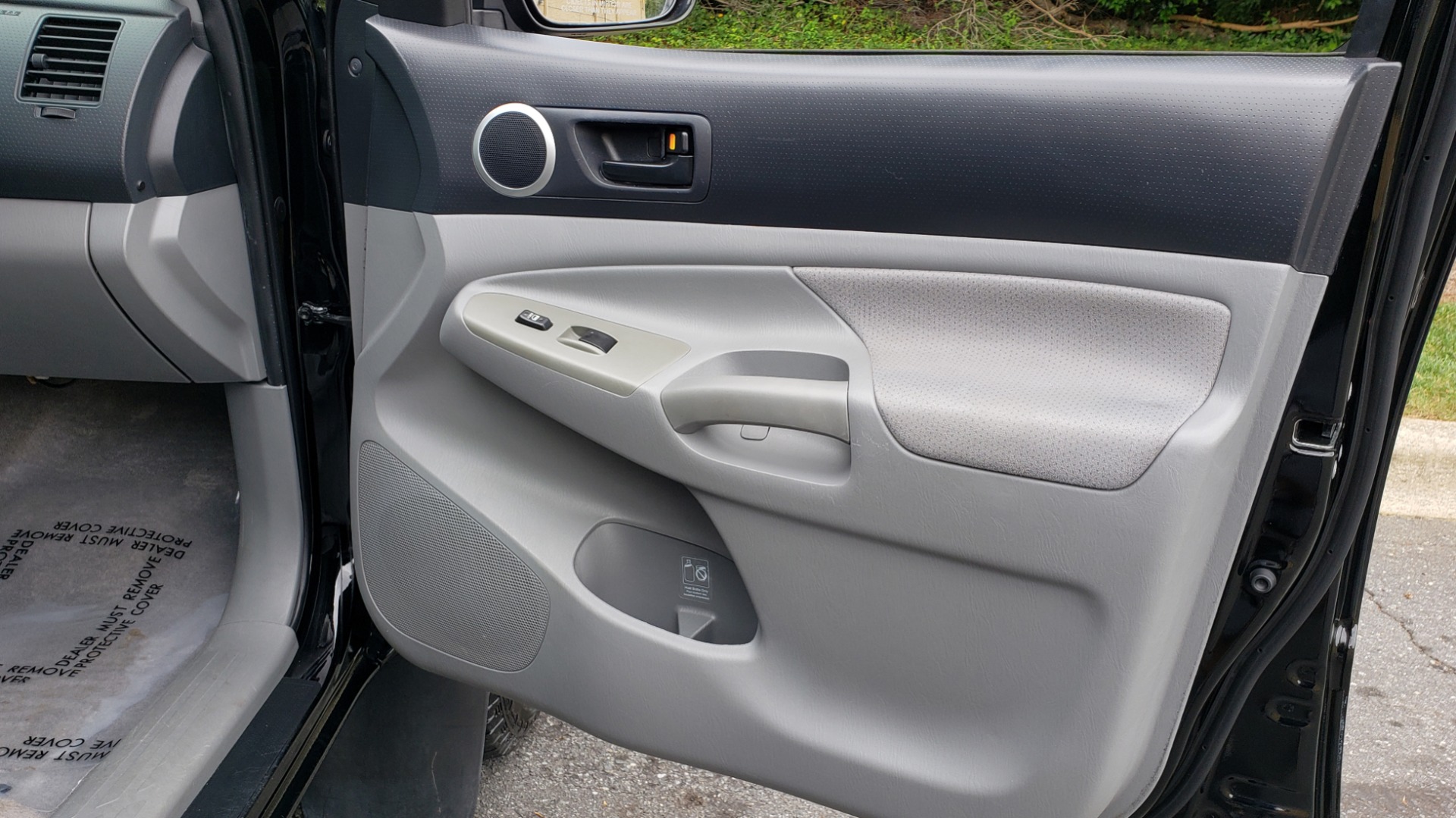 Used 2011 Toyota TACOMA 4WD / 4.0L V6 / 5-SPD AUTO / TRD OFF-ROAD PKG / BED LINER for sale Sold at Formula Imports in Charlotte NC 28227 54