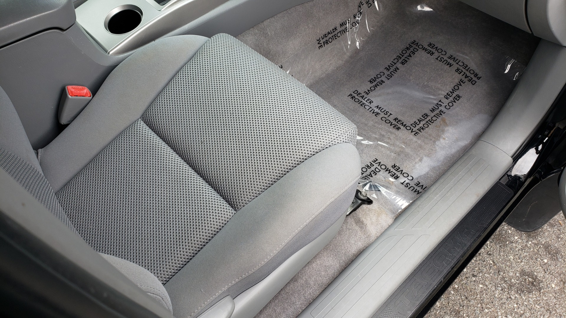 Used 2011 Toyota TACOMA 4WD / 4.0L V6 / 5-SPD AUTO / TRD OFF-ROAD PKG / BED LINER for sale Sold at Formula Imports in Charlotte NC 28227 57