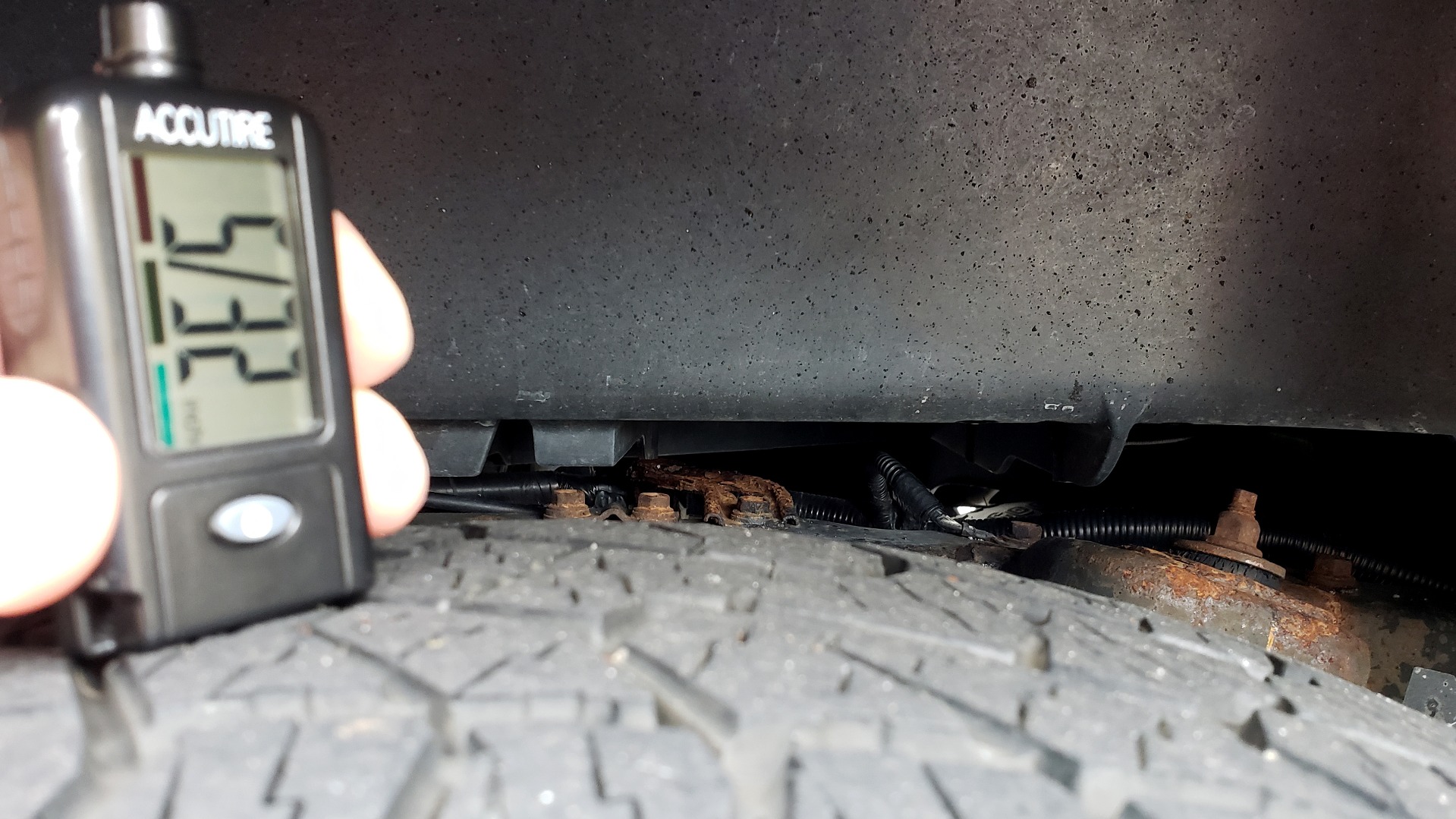 Used 2011 Toyota TACOMA 4WD / 4.0L V6 / 5-SPD AUTO / TRD OFF-ROAD PKG / BED LINER for sale Sold at Formula Imports in Charlotte NC 28227 75