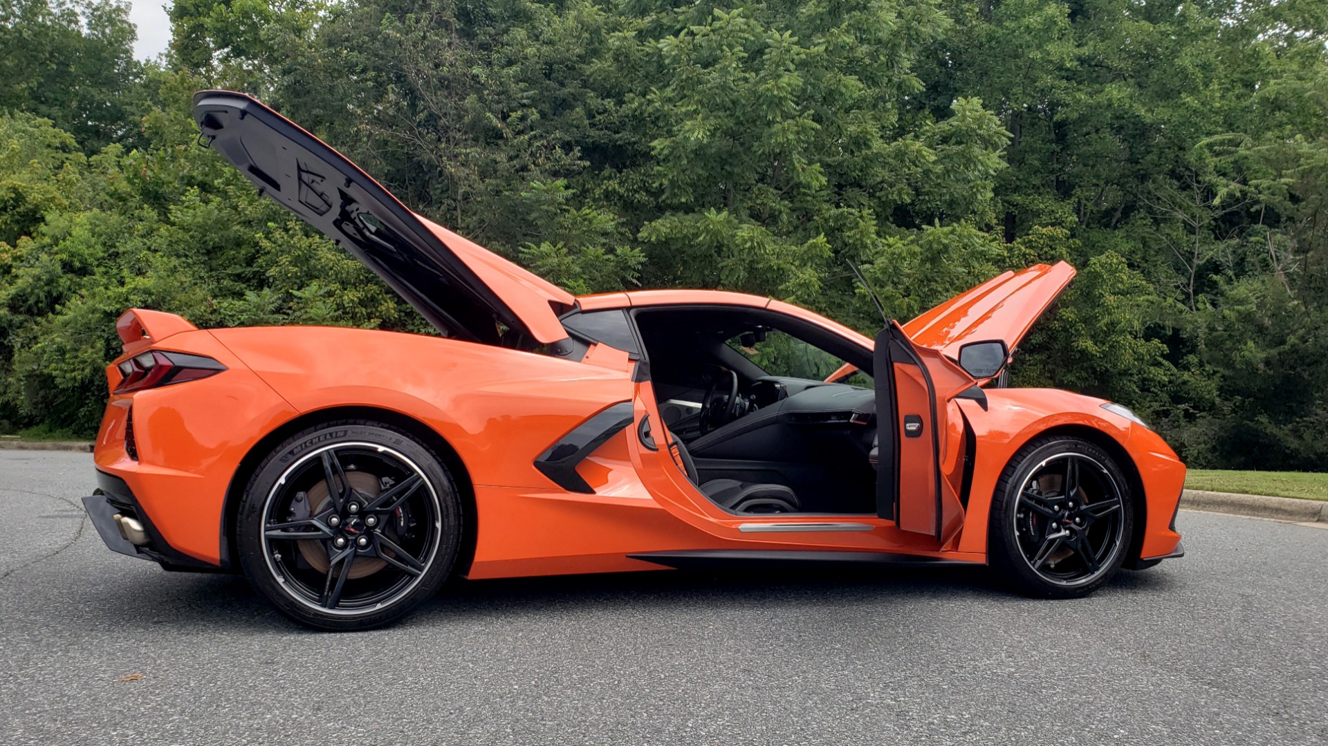Used 2020 Chevrolet CORVETTE C8 STINGRAY 2LT / 6.2L V8 / 8-SPD AUTO / NAV / BOSE / REARVIEW / DATA RECOR for sale Sold at Formula Imports in Charlotte NC 28227 14