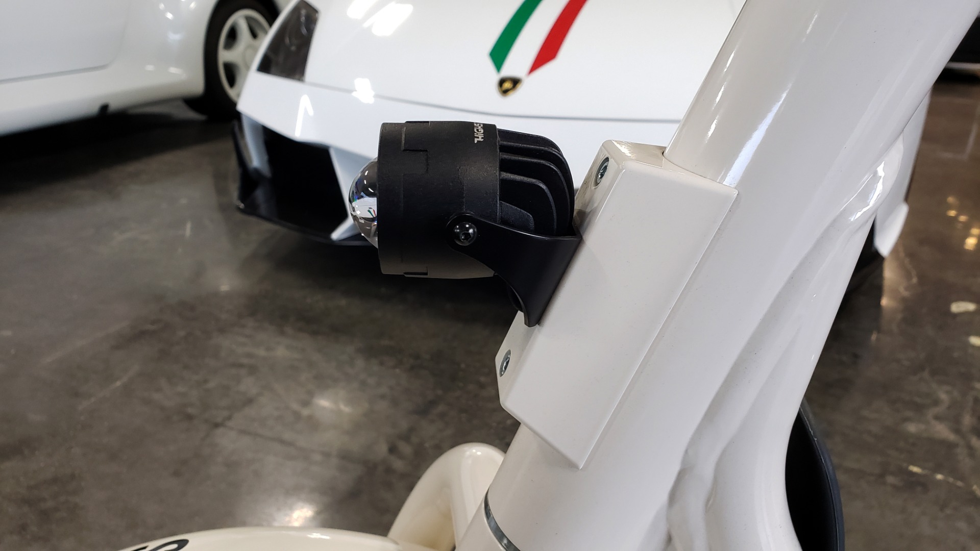 Used 2018 SCROOSER ELECTRIC SCOOTER SELF BALANCED / CUSTOM WHITE / 15.5 MPH / 34 MI RANGE for sale Sold at Formula Imports in Charlotte NC 28227 12