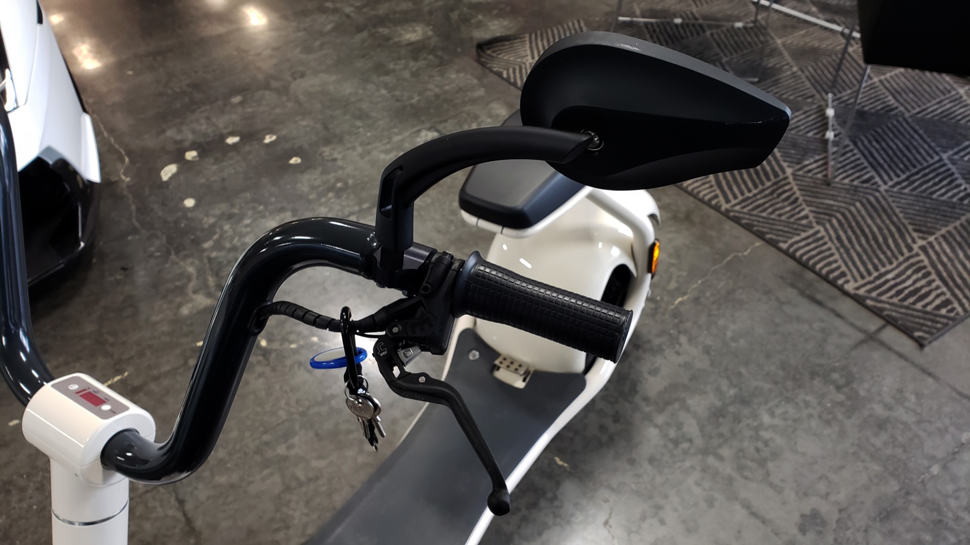 Used 2018 SCROOSER ELECTRIC SCOOTER SELF BALANCED / WHITE / 15.5 MPH / 34 MI RANGE for sale Sold at Formula Imports in Charlotte NC 28227 15