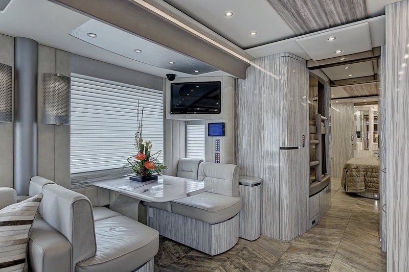 Used 2017 NEWELL 45' COACH QUAD-SLIDE OUT / 2020P PORSCHE DESIGN ADVANCED STYLING for sale Sold at Formula Imports in Charlotte NC 28227 23