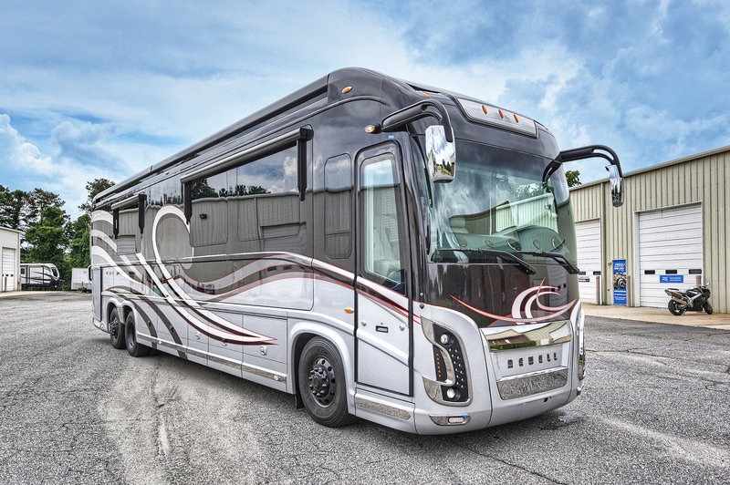 Used 2017 Newell 45 COACH QUAD-SLIDE OUT / 2020P PORSCHE DESIGN ADVANCED STYLING for sale Sold at Formula Imports in Charlotte NC 28227 5