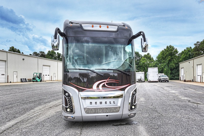 Used 2017 Newell 45 COACH QUAD-SLIDE OUT / 2020P PORSCHE DESIGN ADVANCED STYLING for sale Sold at Formula Imports in Charlotte NC 28227 7