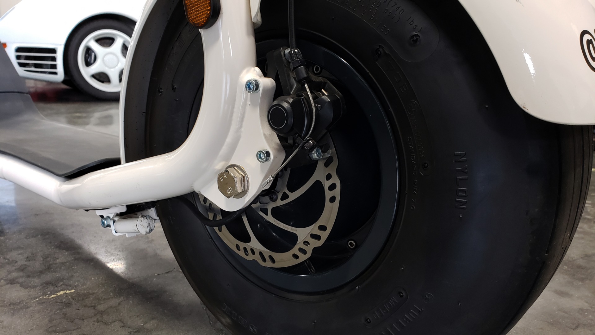 Used 2018 SCROOSER ELECTRIC SCOOTER SELF BALANCED / FOAM WHITE / 15.5 MPH / 34 MI RANGE for sale Sold at Formula Imports in Charlotte NC 28227 6