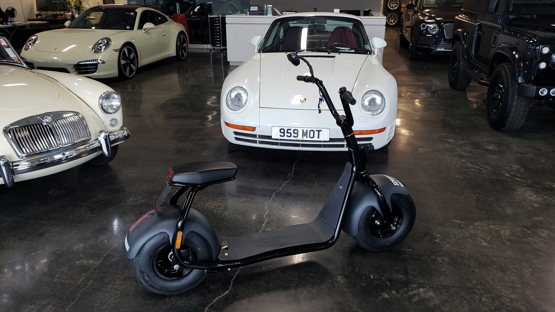 Used 2018 SCROOSER ELECTRIC SCOOTER SELF BALANCED / PITCH BLACK / 15.5 MPH / 34 MI RANGE for sale Sold at Formula Imports in Charlotte NC 28227 1