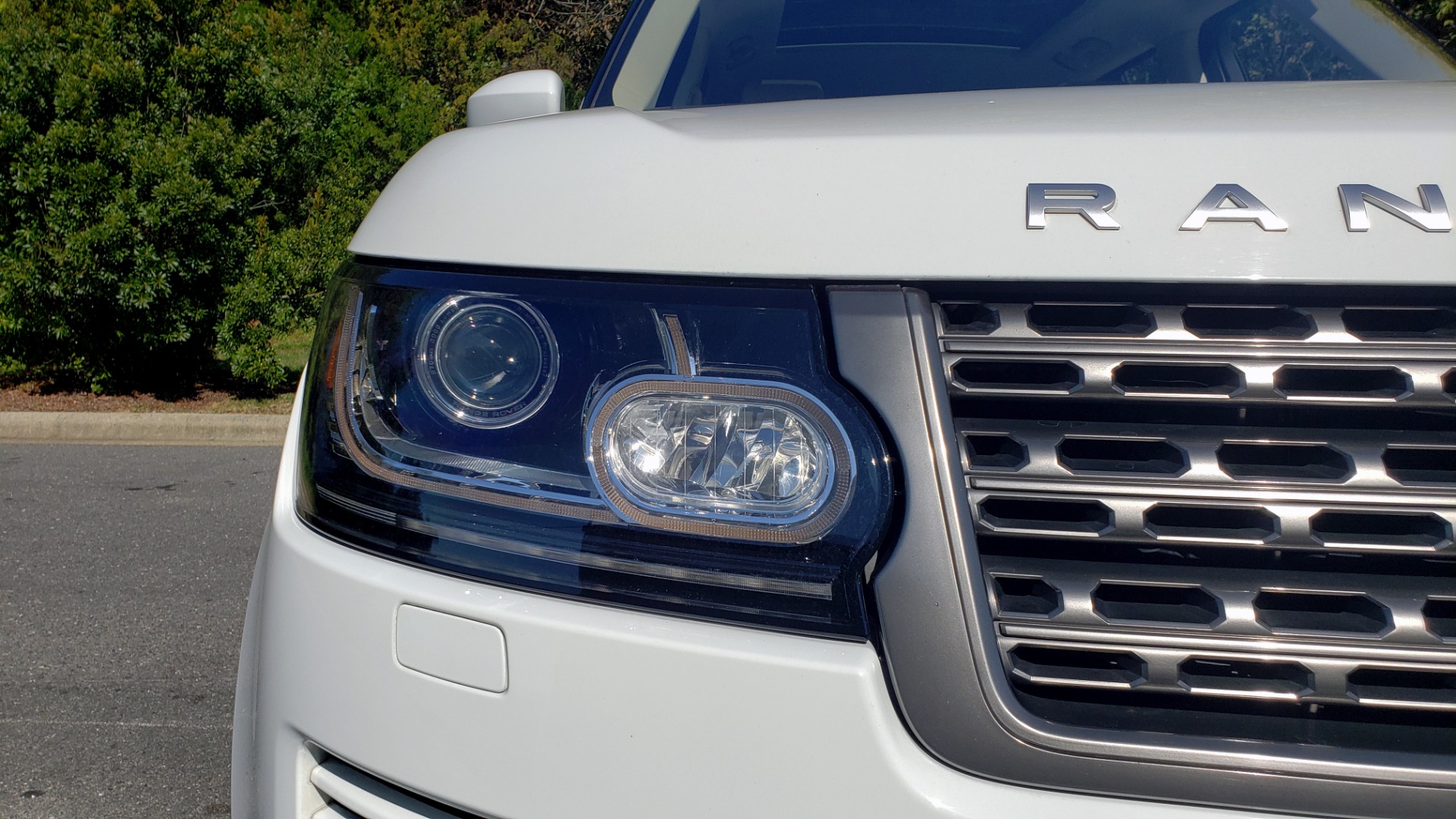 Used 2017 Land Rover RANGE ROVER SE / 4WD / SC V6 / NAV / DRIVE PKG / PANO-ROOF / REARVIEW for sale Sold at Formula Imports in Charlotte NC 28227 26