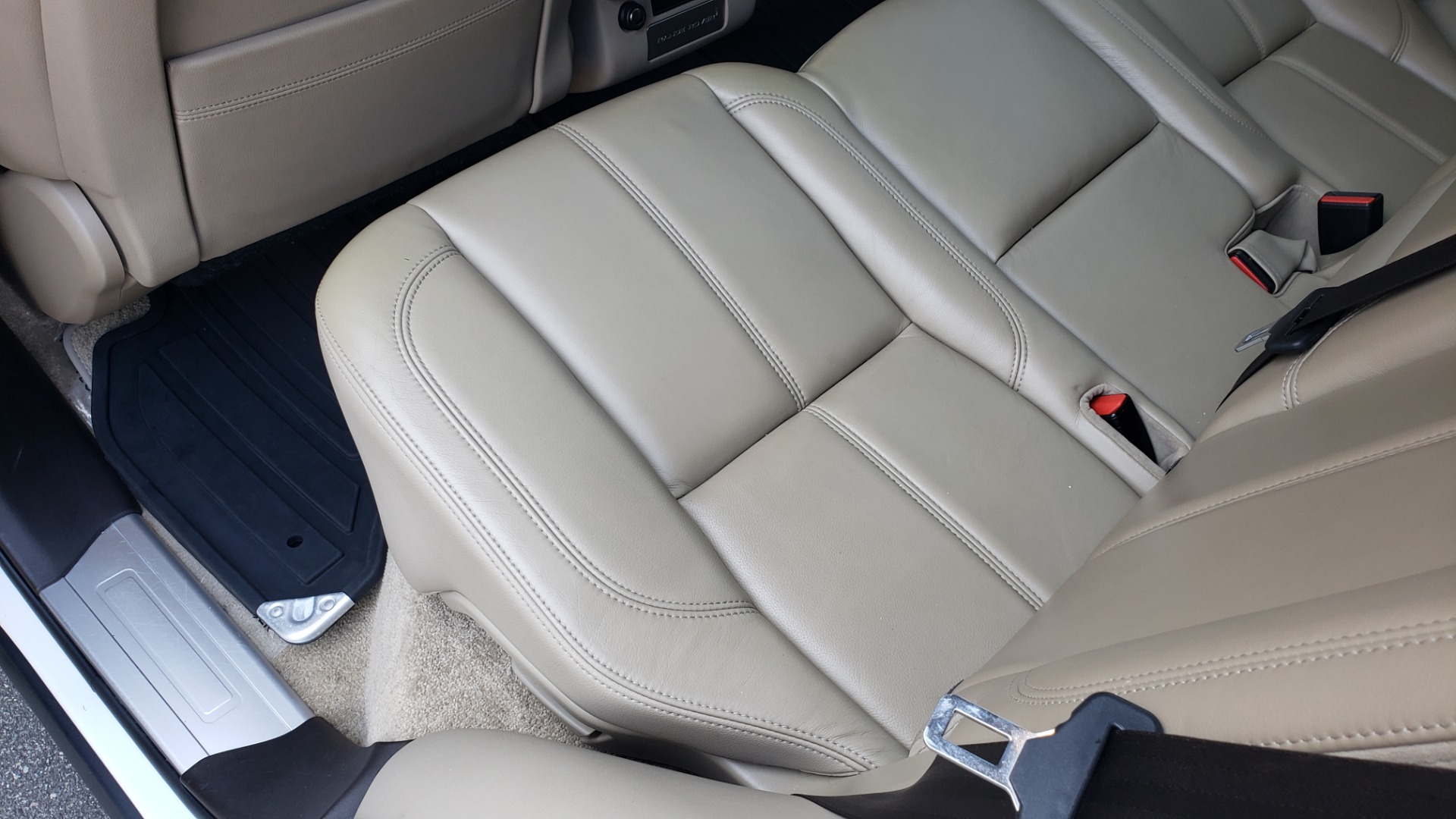Used 2017 Land Rover RANGE ROVER SE / 4WD / SC V6 / NAV / DRIVE PKG / PANO-ROOF / REARVIEW for sale Sold at Formula Imports in Charlotte NC 28227 69