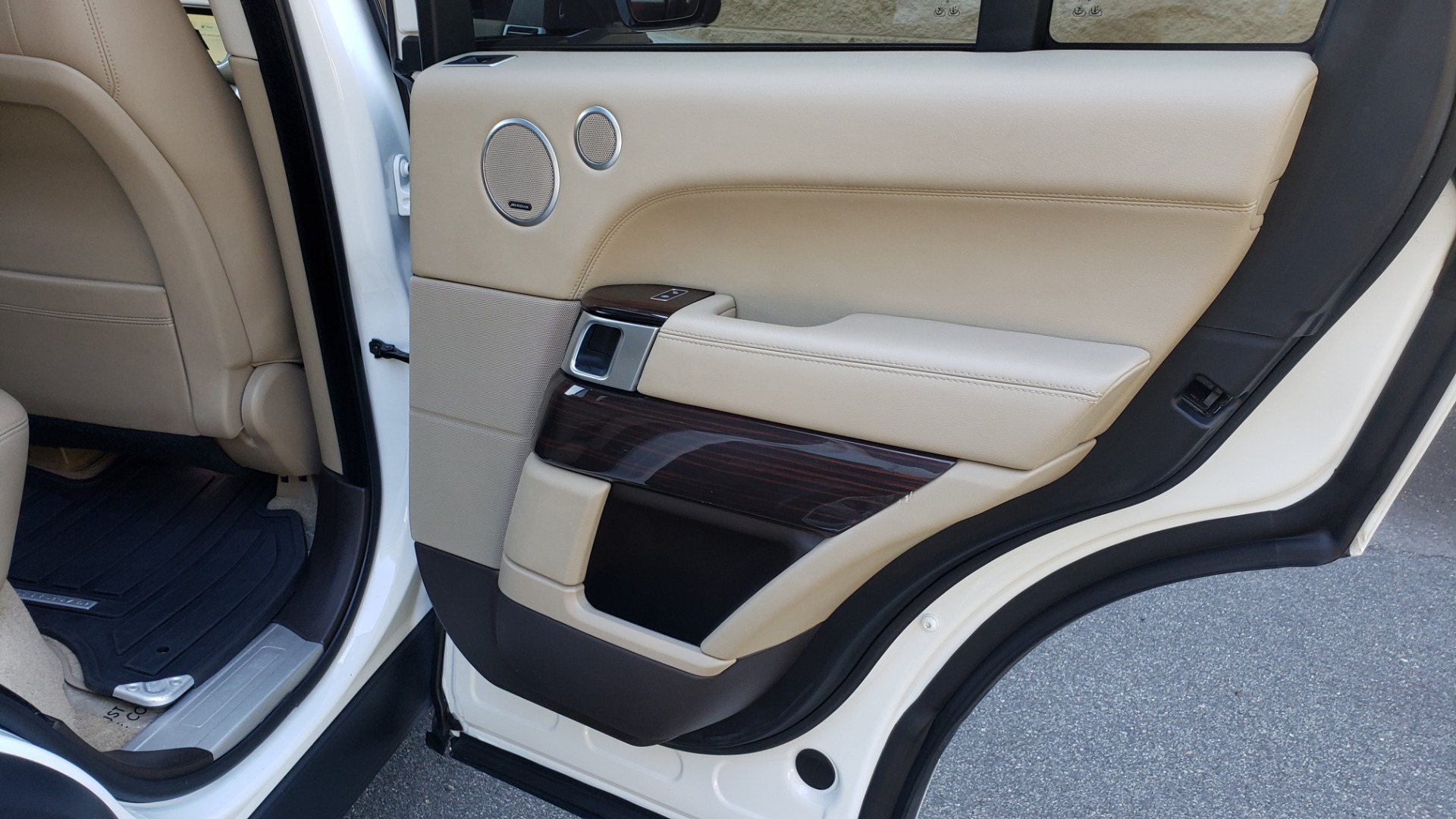 Used 2017 Land Rover RANGE ROVER SE / 4WD / SC V6 / NAV / DRIVE PKG / PANO-ROOF / REARVIEW for sale Sold at Formula Imports in Charlotte NC 28227 80