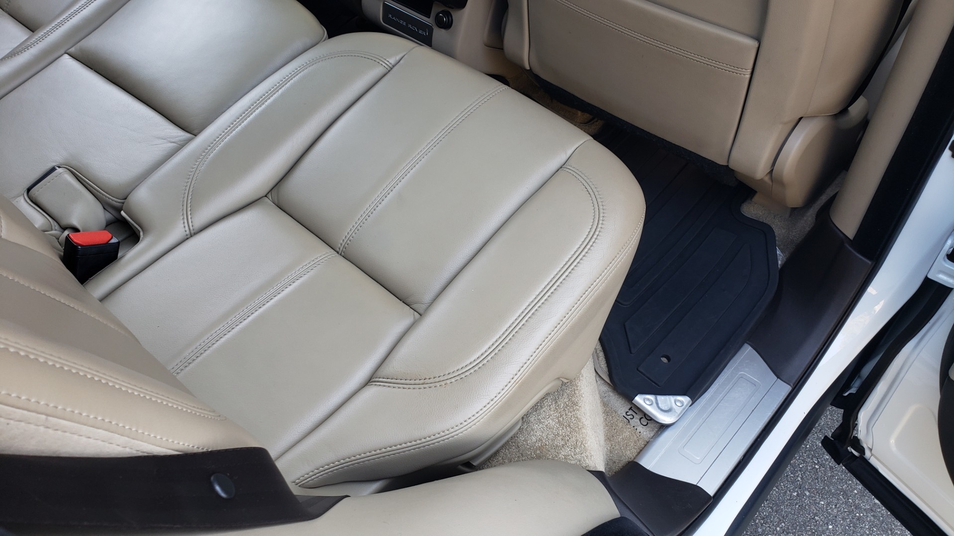 Used 2017 Land Rover RANGE ROVER SE / 4WD / SC V6 / NAV / DRIVE PKG / PANO-ROOF / REARVIEW for sale Sold at Formula Imports in Charlotte NC 28227 82