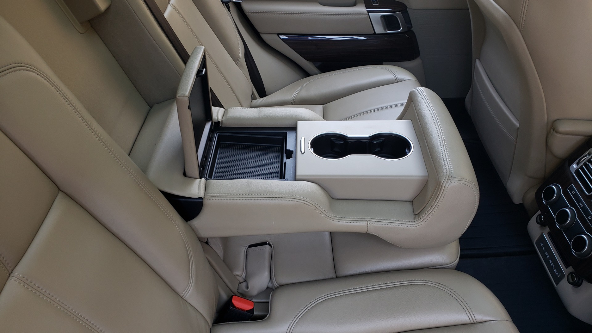 Used 2017 Land Rover RANGE ROVER SE / 4WD / SC V6 / NAV / DRIVE PKG / PANO-ROOF / REARVIEW for sale Sold at Formula Imports in Charlotte NC 28227 84