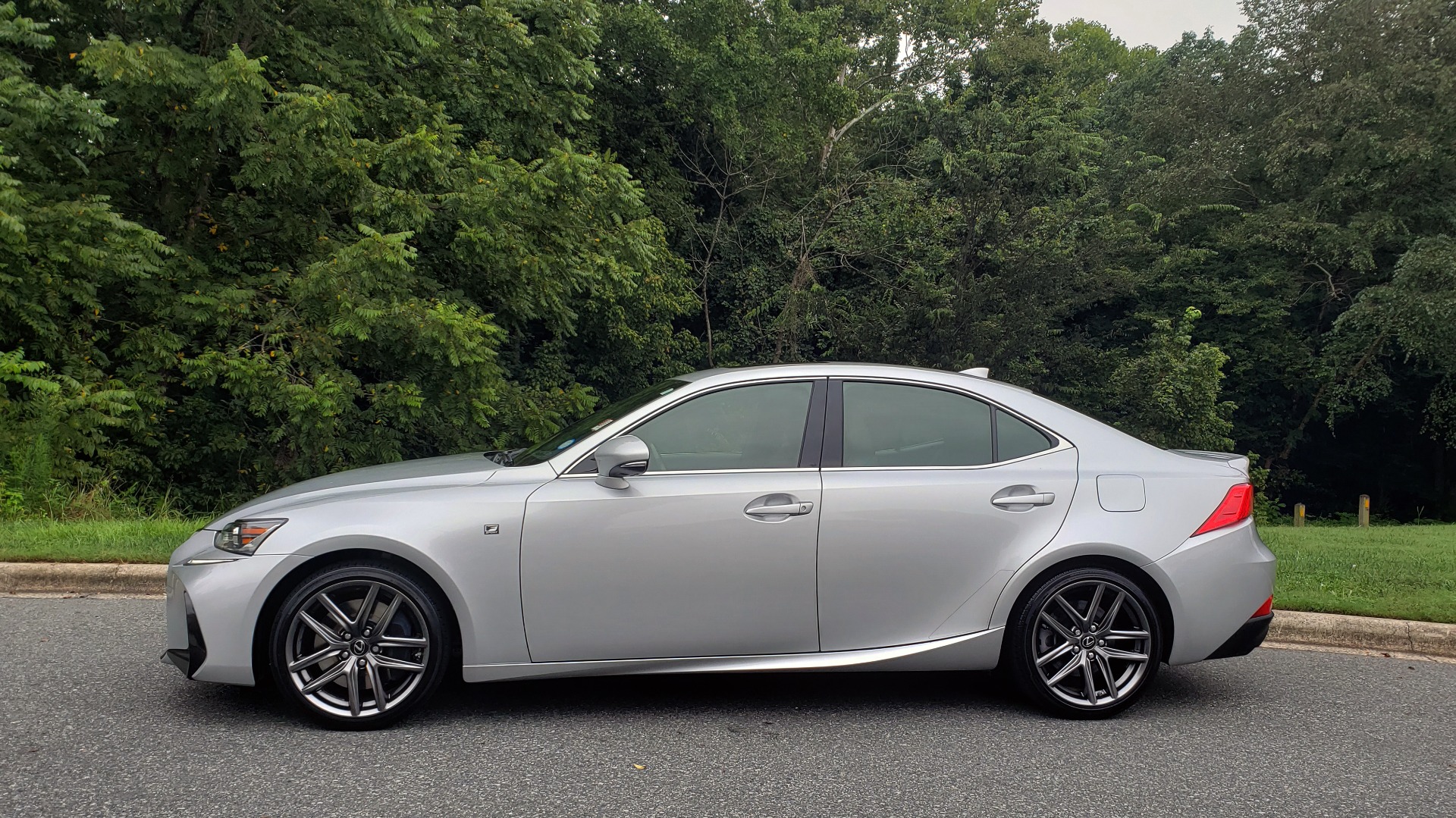 Used 2017 Lexus IS 200T F-SPORT / LEATHER / SUNROOF / 18IN WHEELS / REARVIEW for sale Sold at Formula Imports in Charlotte NC 28227 3