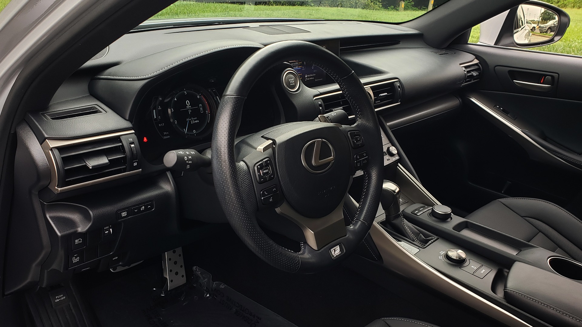 Used 2017 Lexus IS 200T F-SPORT / LEATHER / SUNROOF / 18IN WHEELS / REARVIEW for sale Sold at Formula Imports in Charlotte NC 28227 38