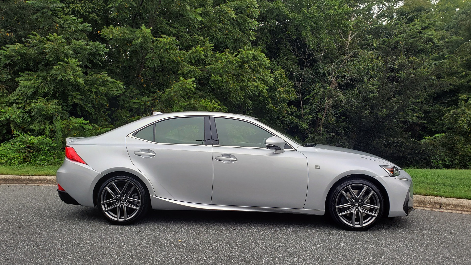 Used 2017 Lexus IS 200T F-SPORT / LEATHER / SUNROOF / 18IN WHEELS / REARVIEW for sale Sold at Formula Imports in Charlotte NC 28227 6