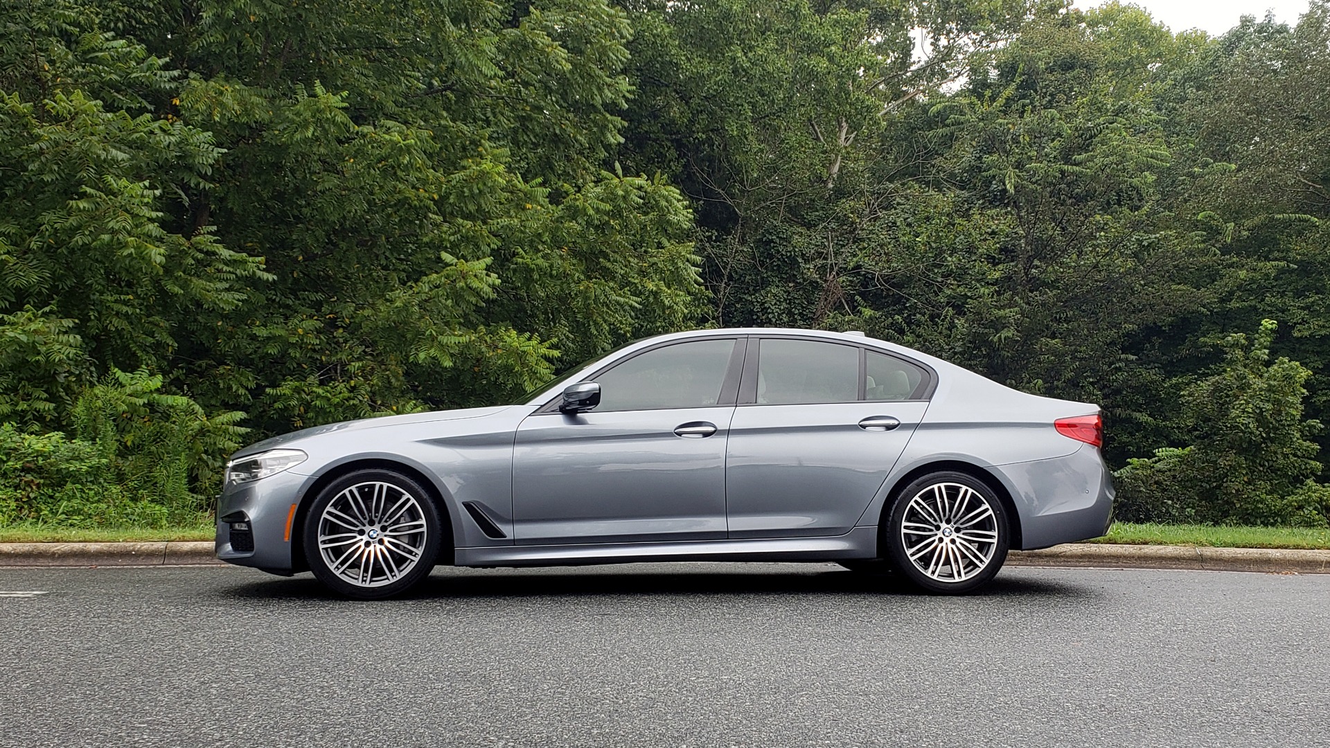 Used 2017 BMW 5 SERIES 530I M-SPORT / PREM PKG / DRVR ASST PLUS / LIGHTING / PREM SND for sale Sold at Formula Imports in Charlotte NC 28227 2