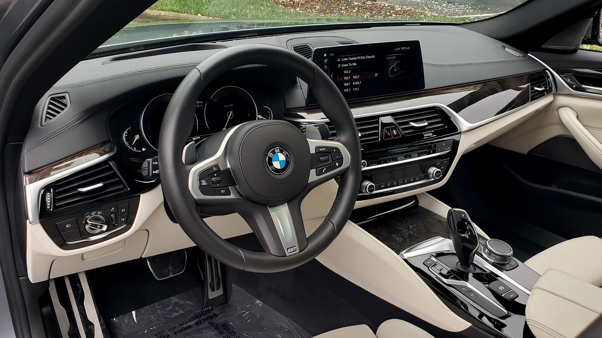 Used 2017 BMW 5 SERIES 530I M-SPORT / PREM PKG / DRVR ASST PLUS / LIGHTING / PREM SND for sale Sold at Formula Imports in Charlotte NC 28227 38