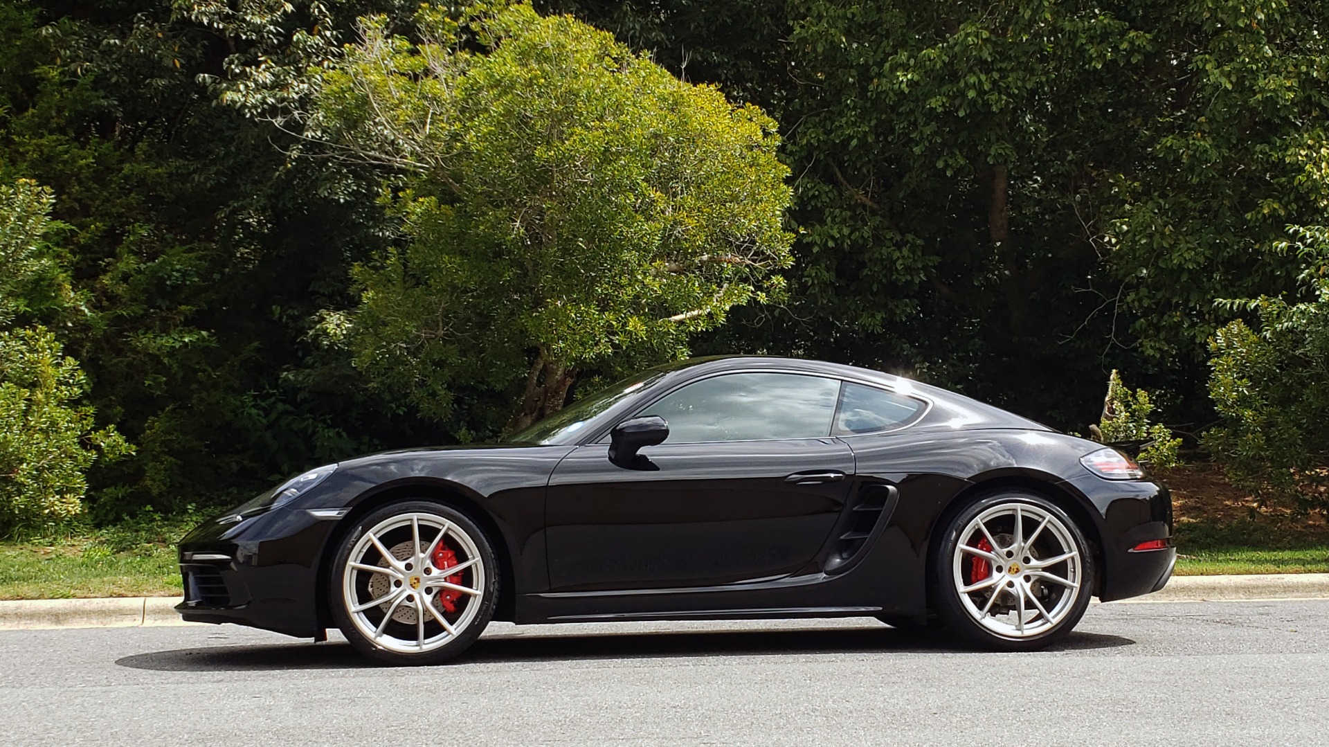 Used 2018 Porsche 718 CAYMAN S / PREM PKG PLUS / PDK / NAV / BOSE / CHRONO / SPORT EXHAUST for sale Sold at Formula Imports in Charlotte NC 28227 2