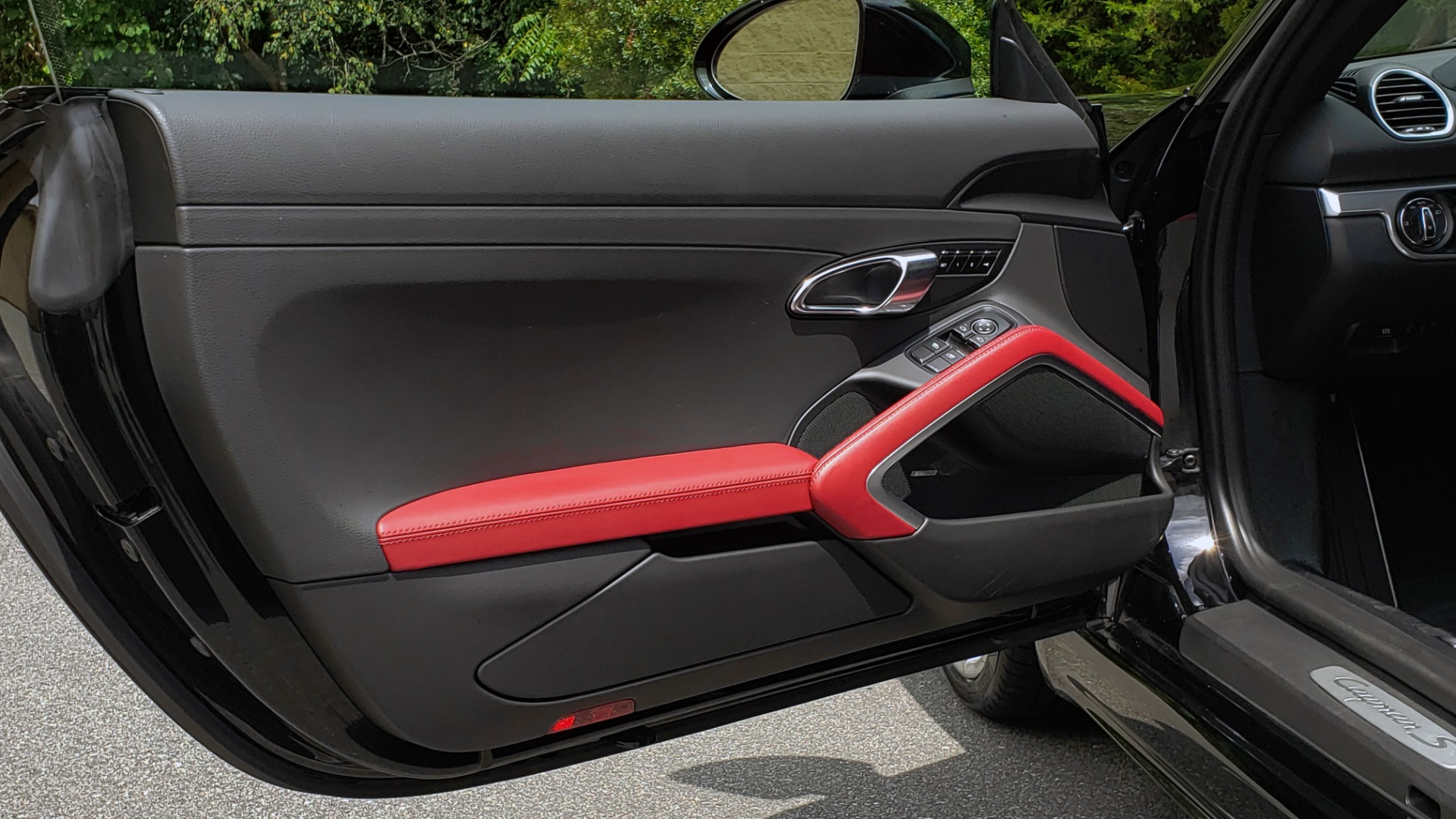 Used 2018 Porsche 718 CAYMAN S / PREM PKG PLUS / PDK / NAV / BOSE / CHRONO / SPORT EXHAUST for sale Sold at Formula Imports in Charlotte NC 28227 31