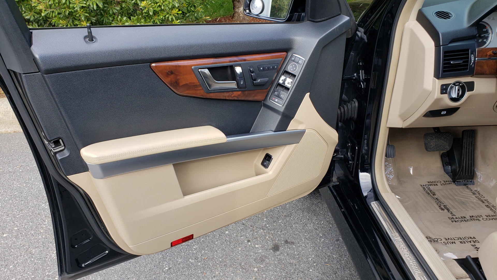 Used 2012 Mercedes-Benz GLK-CLASS GLK 350 4MATIC / PREM PKG / SUNROOF / KEYLESS-GO / NAV / REARVIEW for sale Sold at Formula Imports in Charlotte NC 28227 33