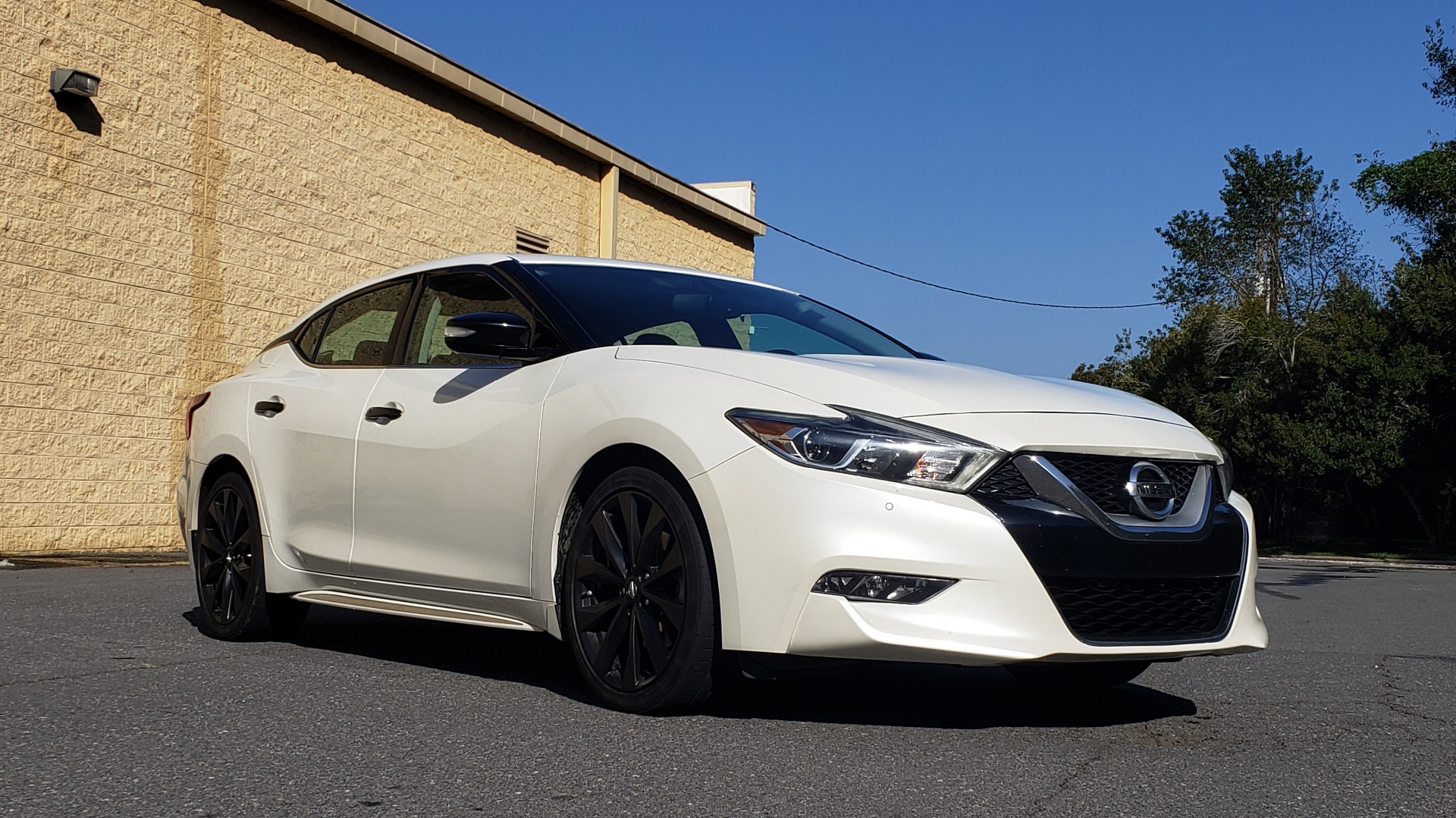 Used 2016 Nissan MAXIMA 3.5 SR / NAV / BOSE / VENT STS / CVT / REARVIEW for sale Sold at Formula Imports in Charlotte NC 28227 12