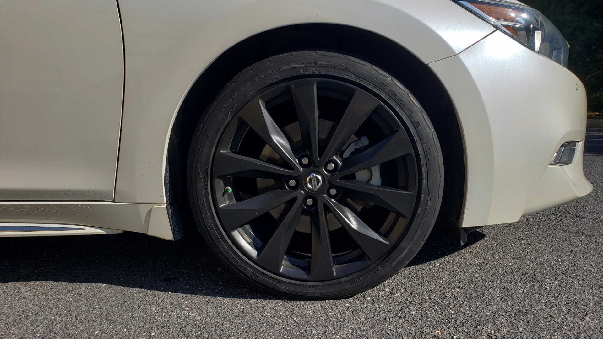 Used 2016 Nissan MAXIMA 3.5 SR / NAV / BOSE / VENT STS / CVT / REARVIEW for sale Sold at Formula Imports in Charlotte NC 28227 14