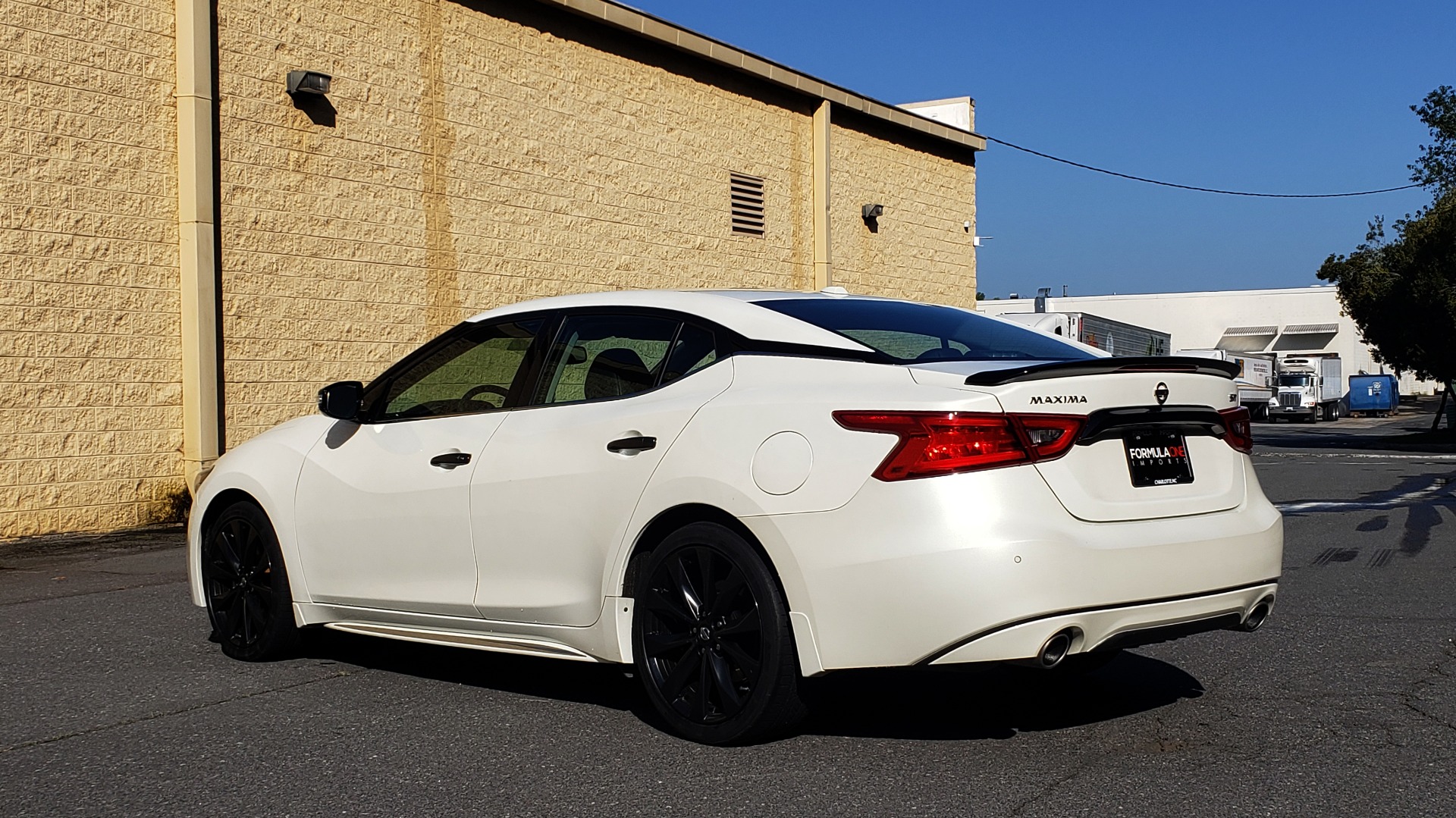Used 2016 Nissan MAXIMA 3.5 SR / NAV / BOSE / VENT STS / CVT / REARVIEW for sale Sold at Formula Imports in Charlotte NC 28227 3