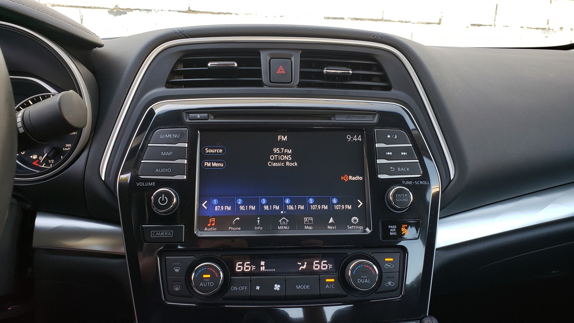 Used 2016 Nissan MAXIMA 3.5 SR / NAV / BOSE / VENT STS / CVT / REARVIEW for sale Sold at Formula Imports in Charlotte NC 28227 42