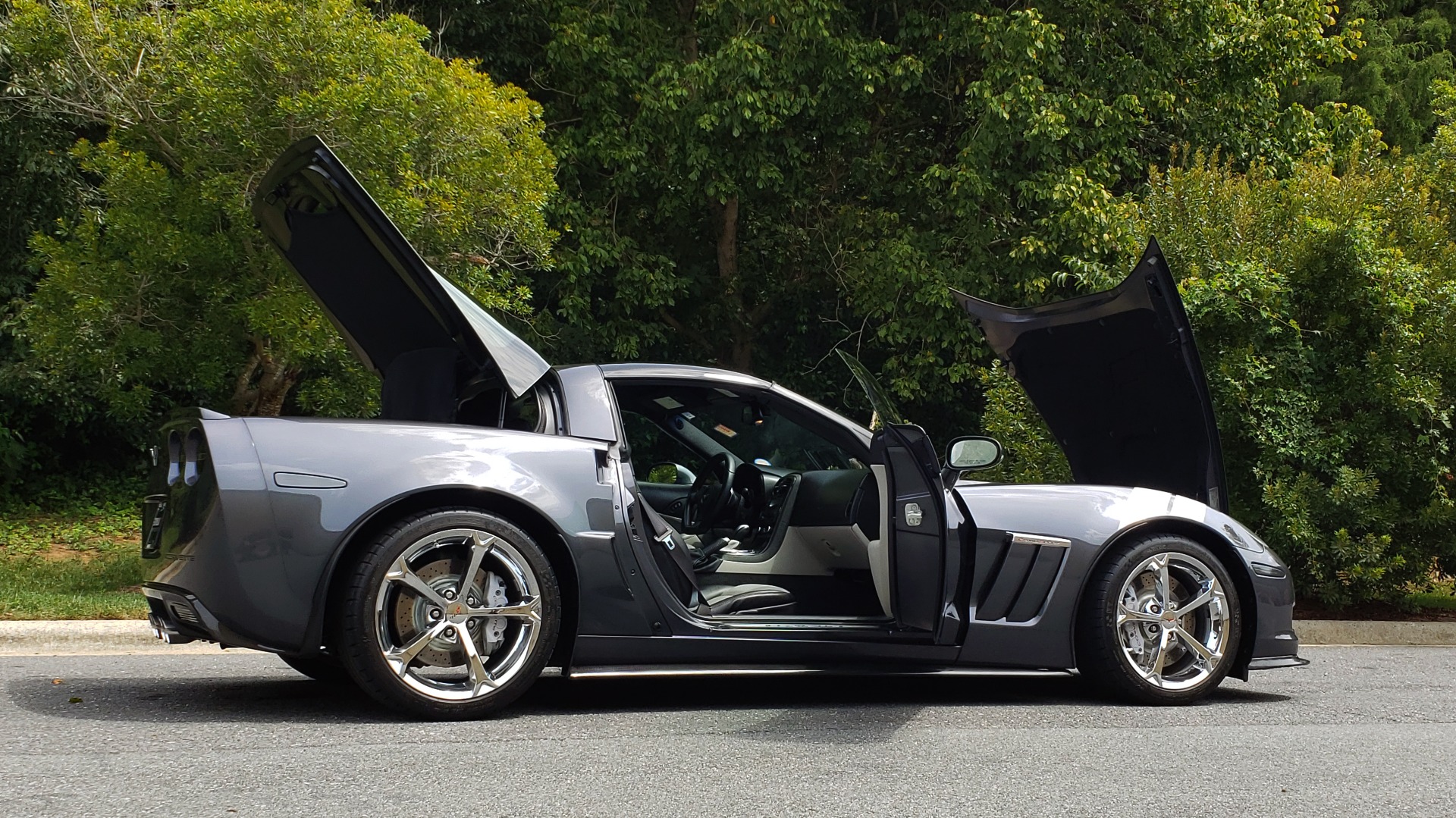 Used 2010 Chevrolet CORVETTE Z16 GRAND SPORT 3LT / HUD / 6.2L V8 / 6-SPD AUTO / NPP EXH for sale Sold at Formula Imports in Charlotte NC 28227 16