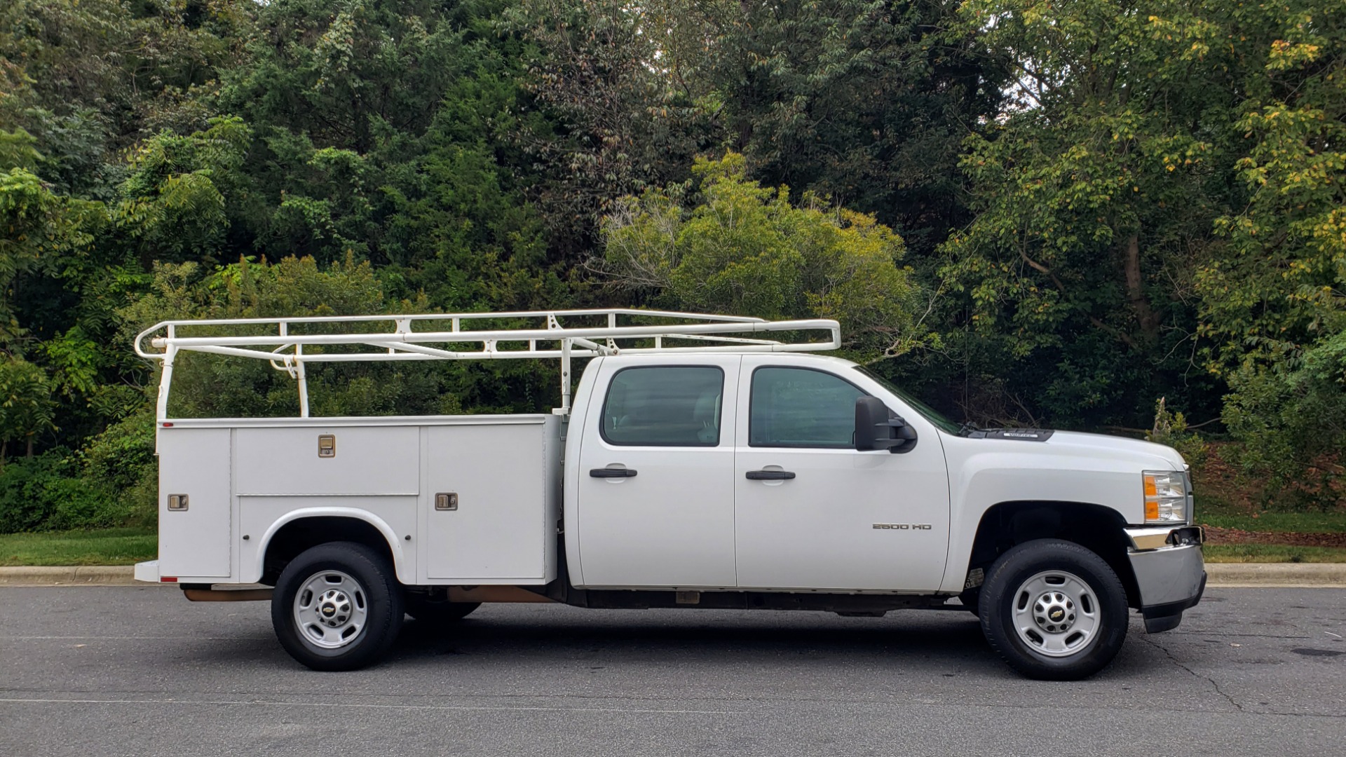 Used 2013 Chevrolet SILVERADO 2500HD WORK TRUCK 4WD / 6.0L V8 / AUTO / TOOL BOX / CLEAN for sale Sold at Formula Imports in Charlotte NC 28227 10