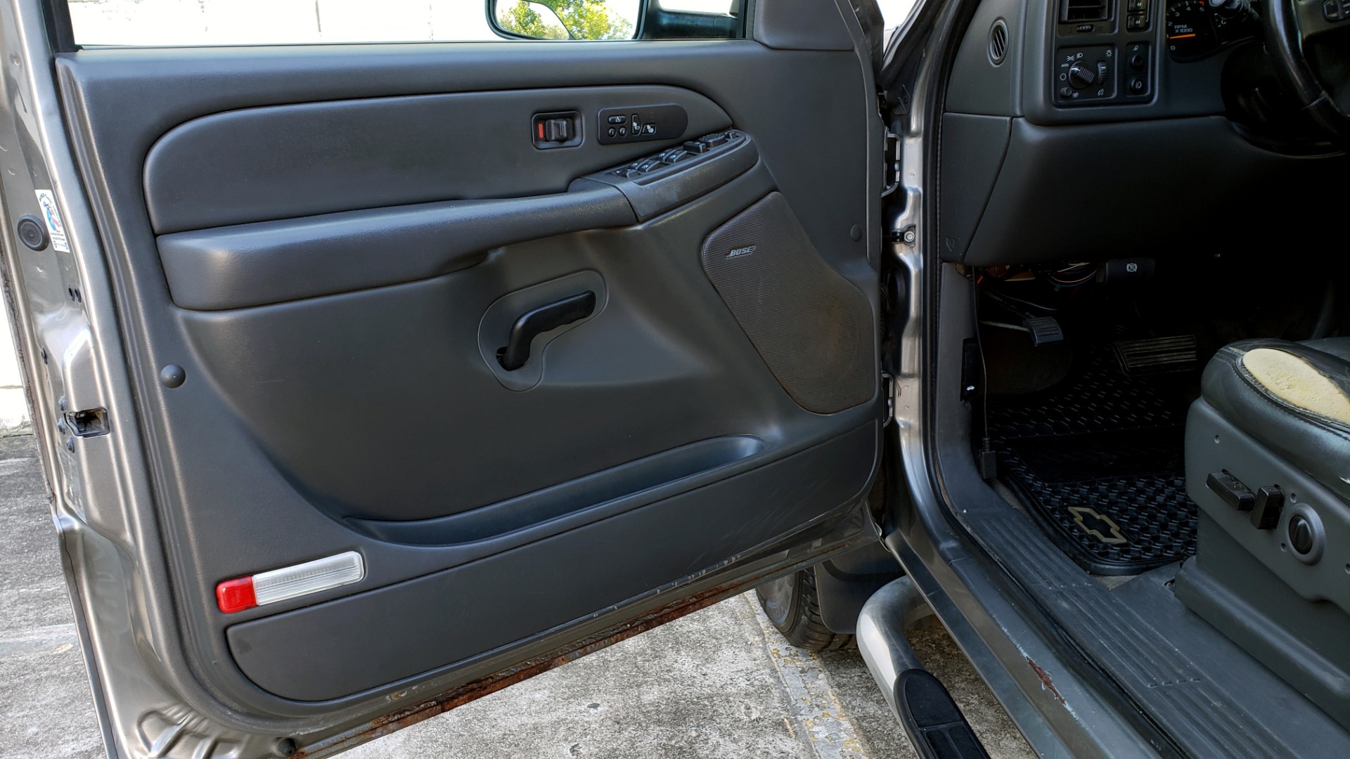 Used 2007 Chevrolet SILVERADO 2500HD CLASSIC LT3 CREWCAB / 4WD / 6.6L DURAMAX / SUNROOF / BOSE / CAMPER SHELL for sale Sold at Formula Imports in Charlotte NC 28227 28