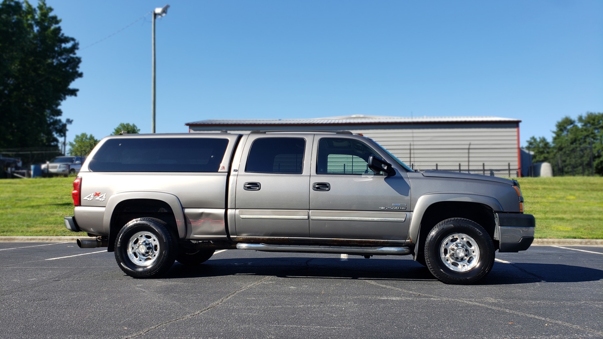 Used 2007 Chevrolet SILVERADO 2500HD CLASSIC LT3 CREWCAB / 4WD / 6.6L DURAMAX / SUNROOF / BOSE / CAMPER SHELL for sale Sold at Formula Imports in Charlotte NC 28227 4