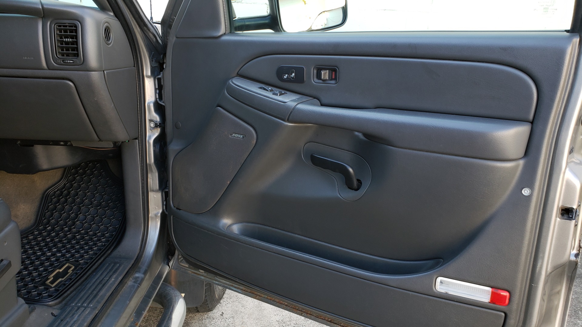 Used 2007 Chevrolet SILVERADO 2500HD CLASSIC LT3 CREWCAB / 4WD / 6.6L DURAMAX / SUNROOF / BOSE / CAMPER SHELL for sale Sold at Formula Imports in Charlotte NC 28227 55