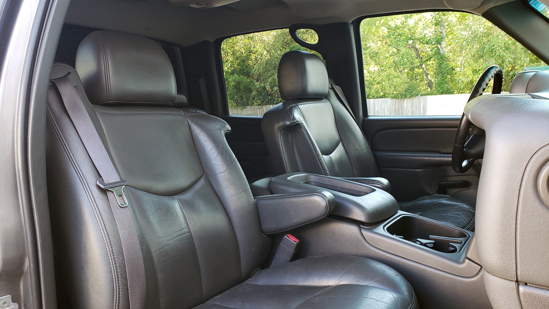 Used 2007 Chevrolet SILVERADO 2500HD CLASSIC LT3 CREWCAB / 4WD / 6.6L DURAMAX / SUNROOF / BOSE / CAMPER SHELL for sale Sold at Formula Imports in Charlotte NC 28227 59