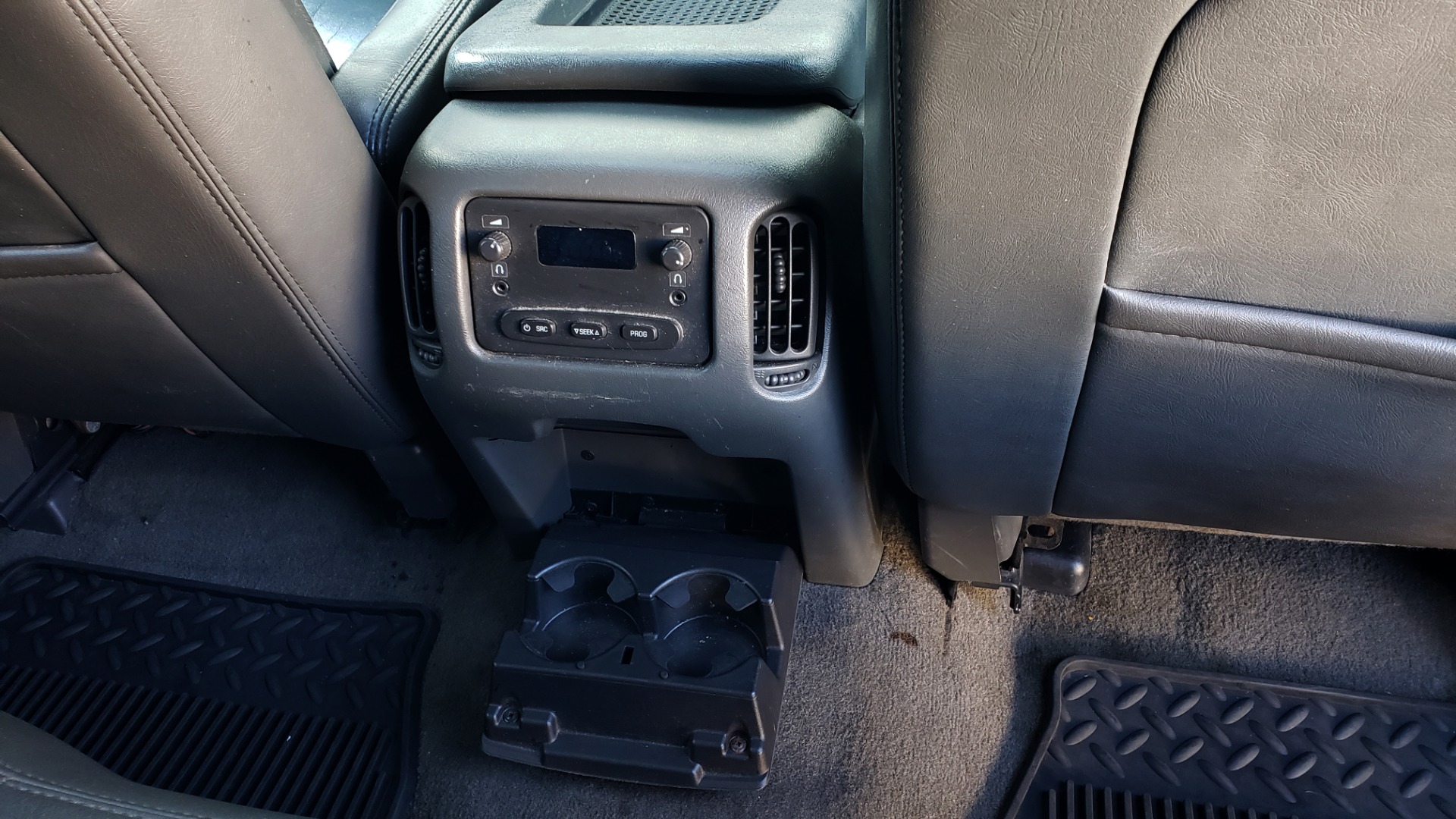 Used 2007 Chevrolet SILVERADO 2500HD CLASSIC LT3 CREWCAB / 4WD / 6.6L DURAMAX / SUNROOF / BOSE / CAMPER SHELL for sale Sold at Formula Imports in Charlotte NC 28227 69