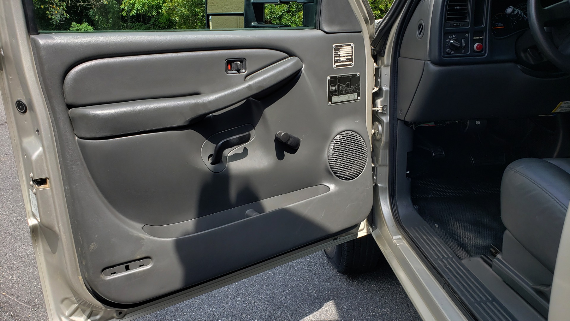 Used 2005 Chevrolet SILVERADO 3500 DRW / 4WD / REG CAB / 6.6L DURAMAX / DOOMSDAY PREPPER for sale Sold at Formula Imports in Charlotte NC 28227 30