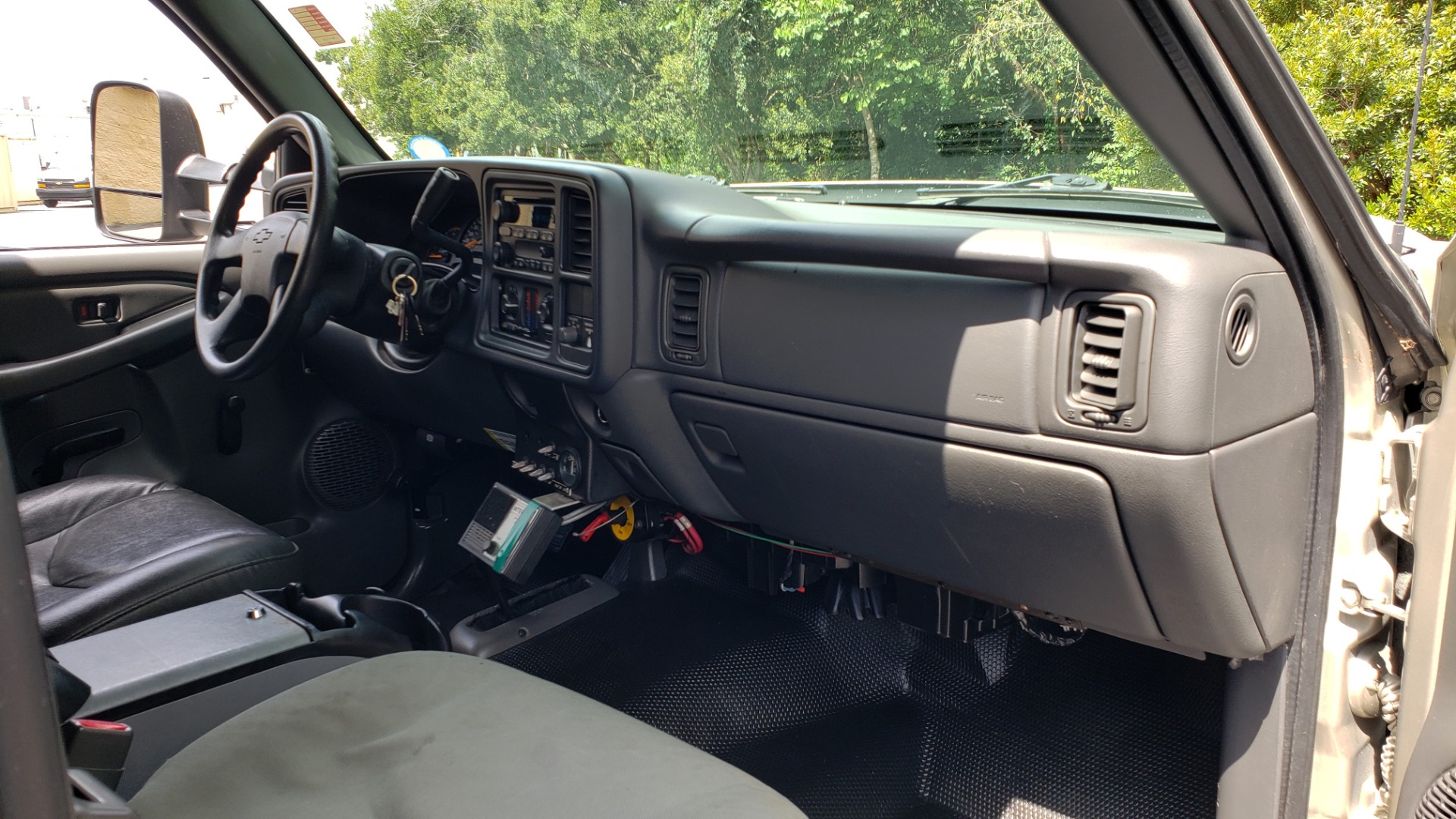 Used 2005 Chevrolet SILVERADO 3500 DRW / 4WD / REG CAB / 6.6L DURAMAX / DOOMSDAY PREPPER for sale Sold at Formula Imports in Charlotte NC 28227 53