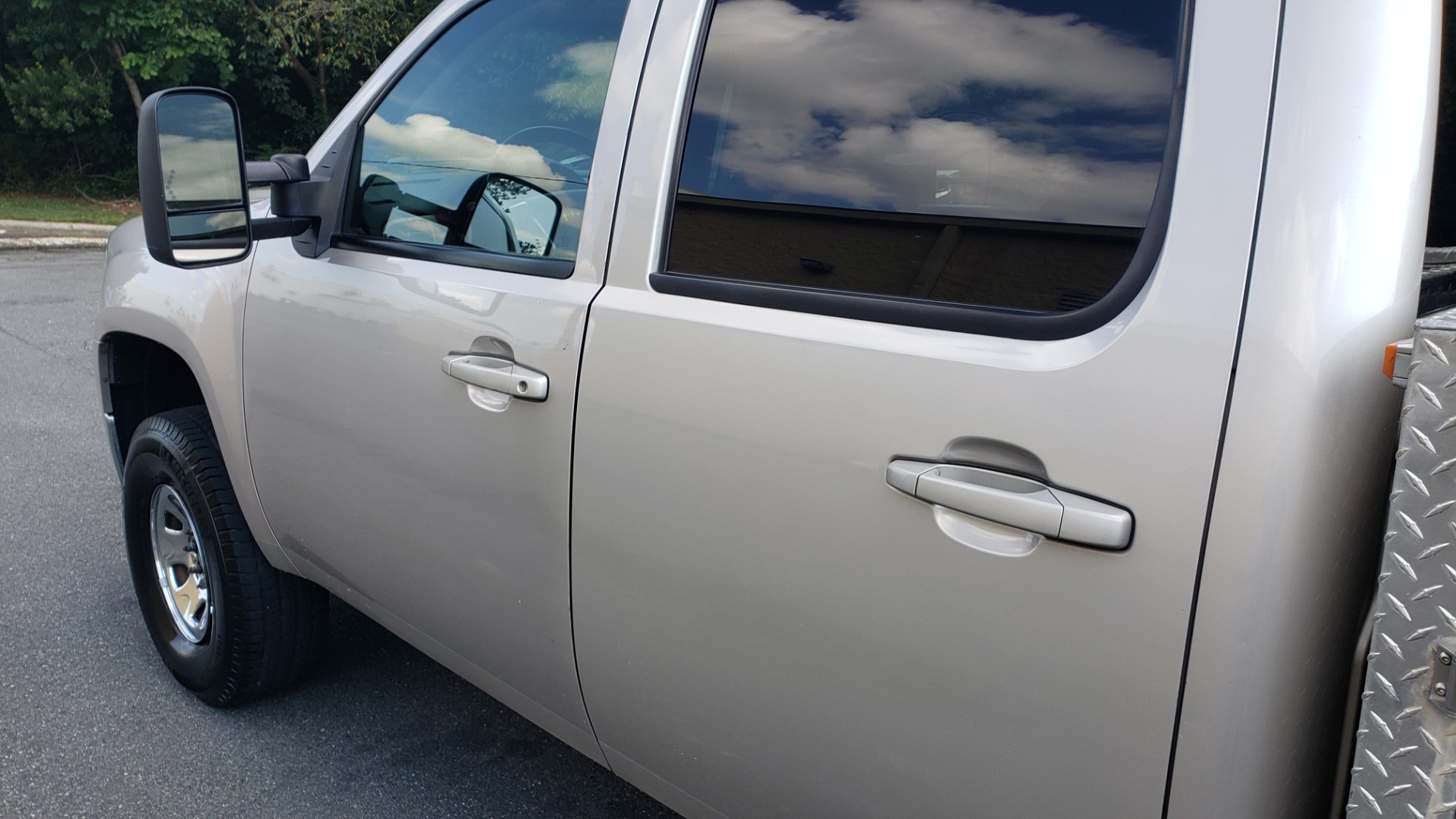 Used 2008 GMC SIERRA 3500HD SRW SLT CREWCAB / 167IN WB / DURAMAX / 6-SPD AUTO / BOSE for sale Sold at Formula Imports in Charlotte NC 28227 4