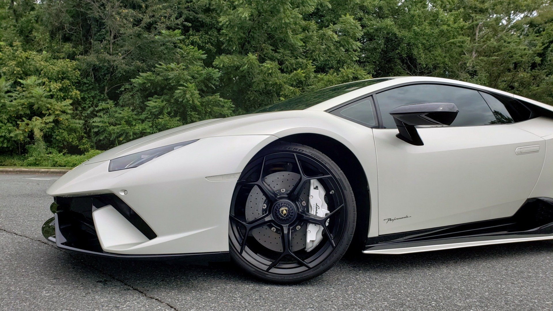 Used 2018 Lamborghini HURACAN PERFORMANTE 5.2L V10 / 630HP / 7-SPD AUTO / AWD / NAV / PREM SND for sale Sold at Formula Imports in Charlotte NC 28227 3