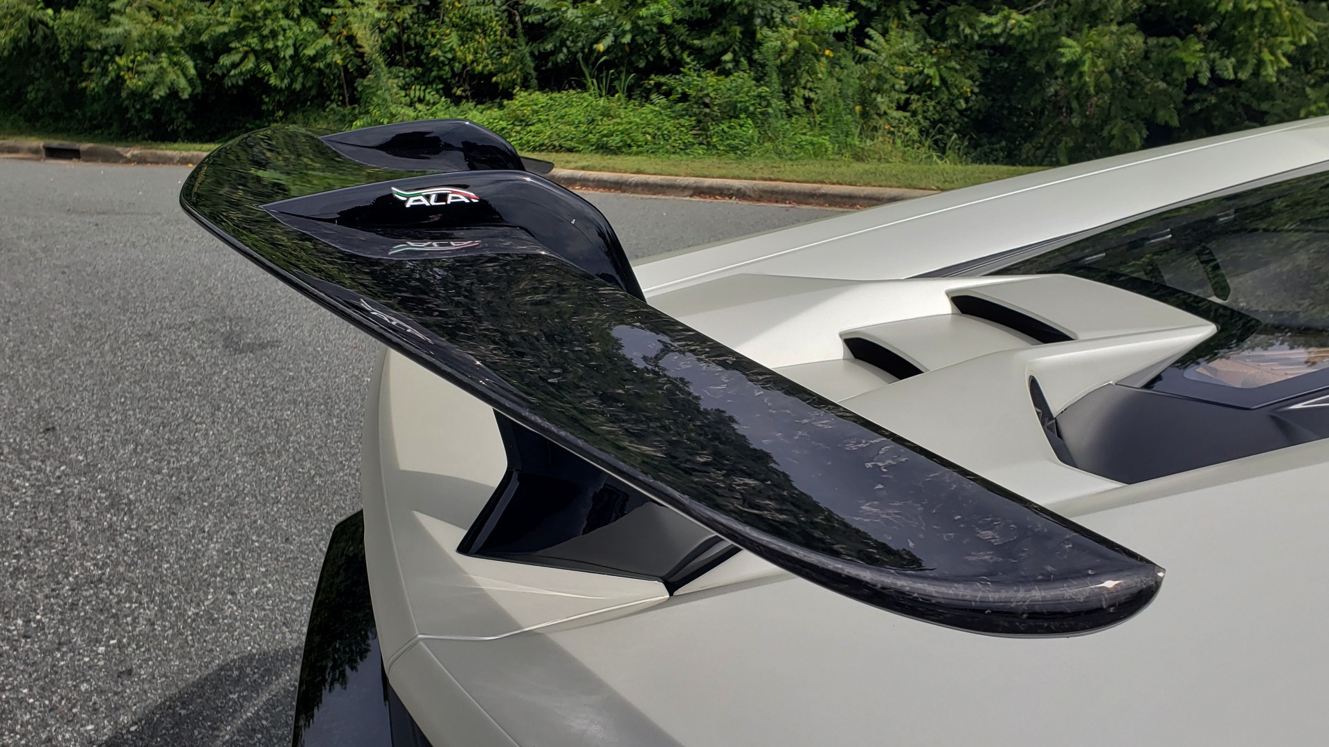Used 2018 Lamborghini HURACAN PERFORMANTE 5.2L V10 / 630HP / 7-SPD AUTO / AWD / NAV / PREM SND for sale Sold at Formula Imports in Charlotte NC 28227 32