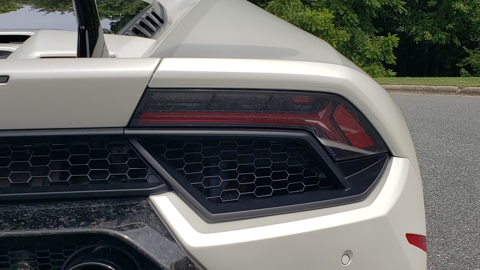Used 2018 Lamborghini HURACAN PERFORMANTE 5.2L V10 / 630HP / 7-SPD AUTO / AWD / NAV / PREM SND for sale Sold at Formula Imports in Charlotte NC 28227 39