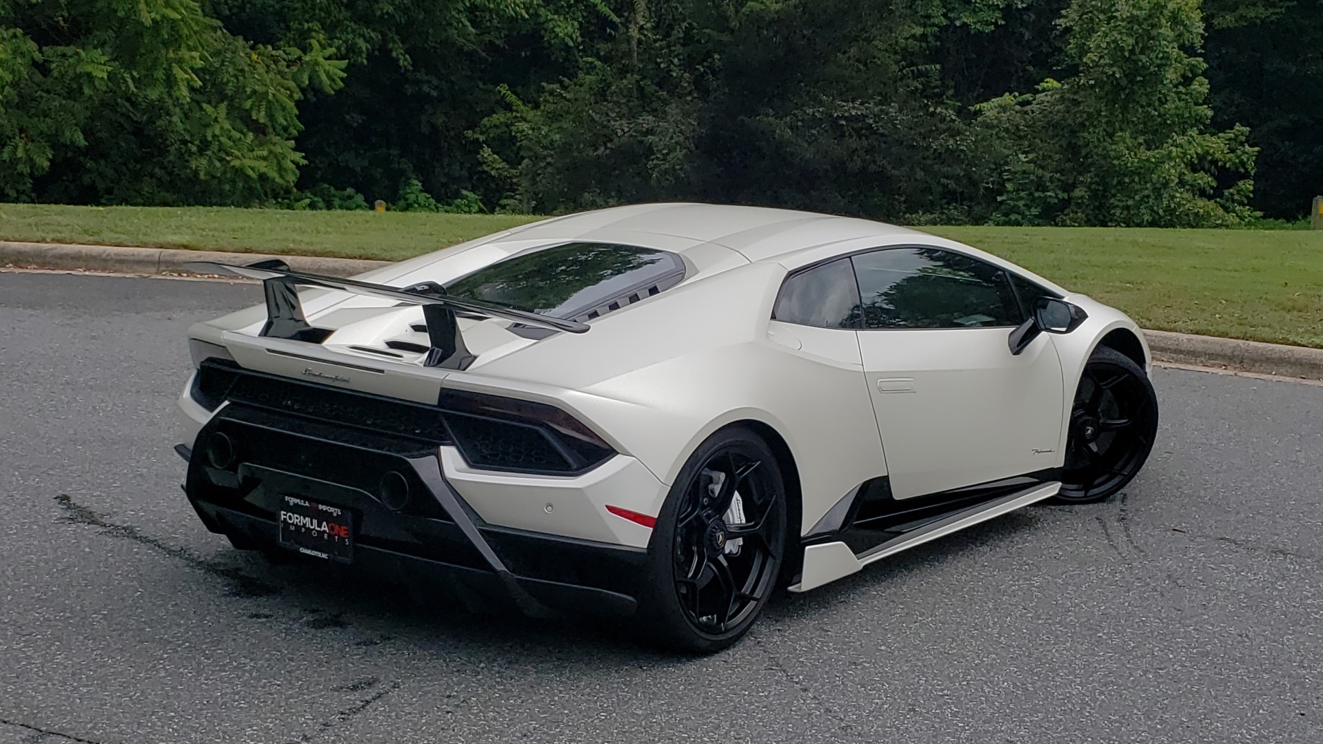 Used 2018 Lamborghini HURACAN PERFORMANTE 5.2L V10 / 630HP / 7-SPD AUTO / AWD / NAV / PREM SND for sale Sold at Formula Imports in Charlotte NC 28227 7