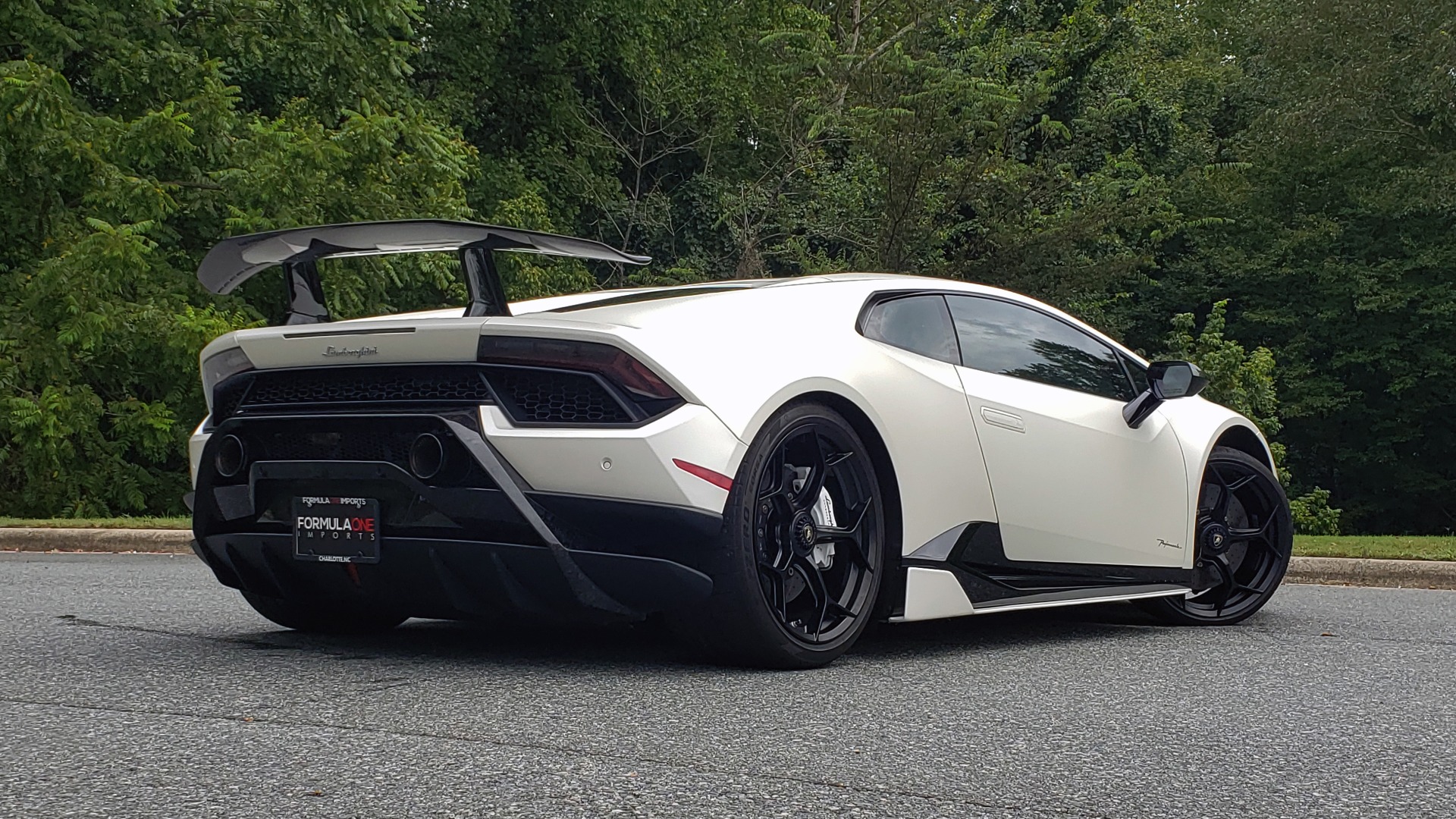 Used 2018 Lamborghini HURACAN PERFORMANTE 5.2L V10 / 630HP / 7-SPD AUTO / AWD / NAV / PREM SND for sale Sold at Formula Imports in Charlotte NC 28227 8