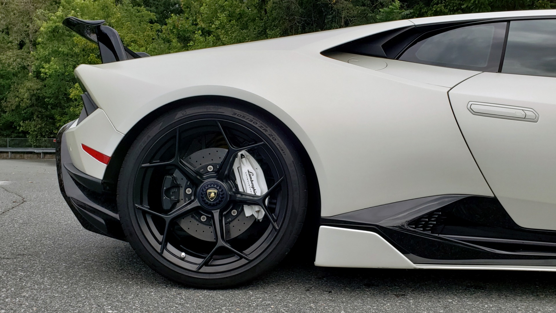 Used 2018 Lamborghini HURACAN PERFORMANTE 5.2L V10 / 630HP / 7-SPD AUTO / AWD / NAV / PREM SND for sale Sold at Formula Imports in Charlotte NC 28227 82