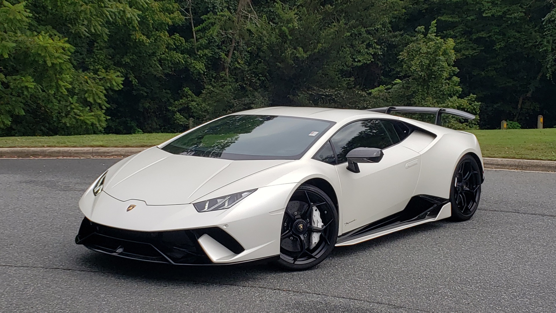 Used 2018 Lamborghini HURACAN PERFORMANTE 5.2L V10 / 630HP / 7-SPD AUTO / AWD / NAV / PREM SND for sale Sold at Formula Imports in Charlotte NC 28227 1