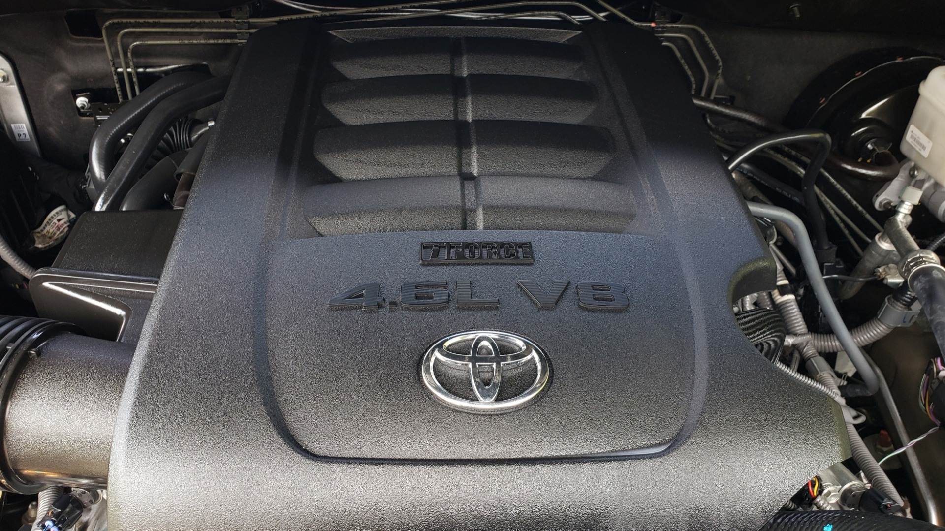 Used 2017 Toyota TUNDRA SR DOUBLECAB / 4WD / 6.5 BED / V8 / AUTO / REARVIEW for sale $33,995 at Formula Imports in Charlotte NC 28227 12