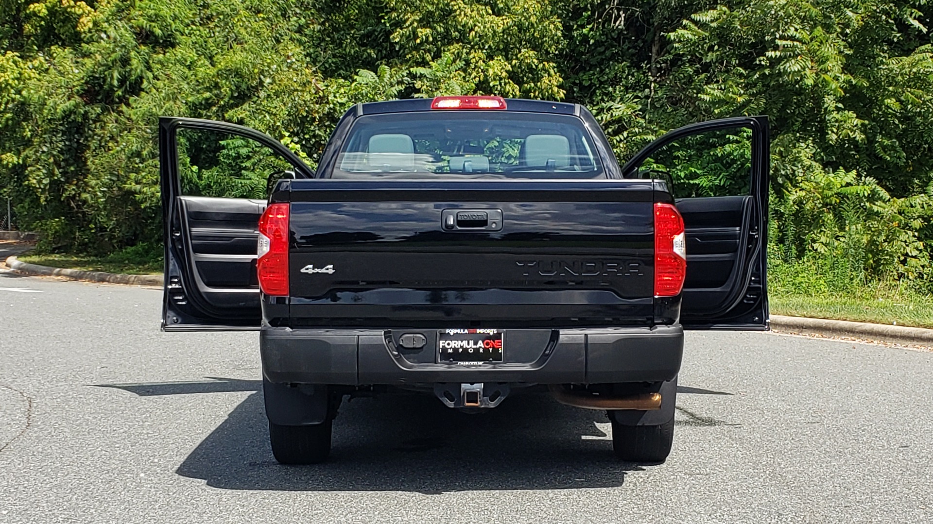 Used 2017 Toyota TUNDRA 4WD SR DOUBLECAB / 4WD / 6.5' BED / V8 / AUTO / REARVIEW for sale Sold at Formula Imports in Charlotte NC 28227 22