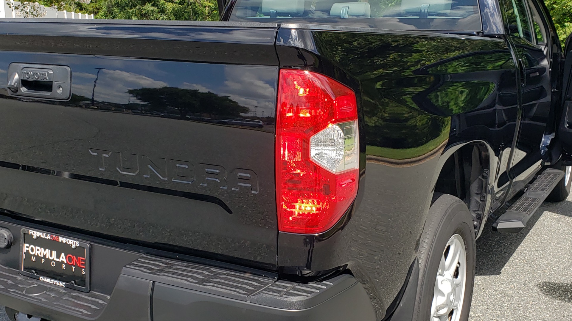 Used 2017 Toyota TUNDRA 4WD SR DOUBLECAB / 4WD / 6.5' BED / V8 / AUTO / REARVIEW for sale Sold at Formula Imports in Charlotte NC 28227 24